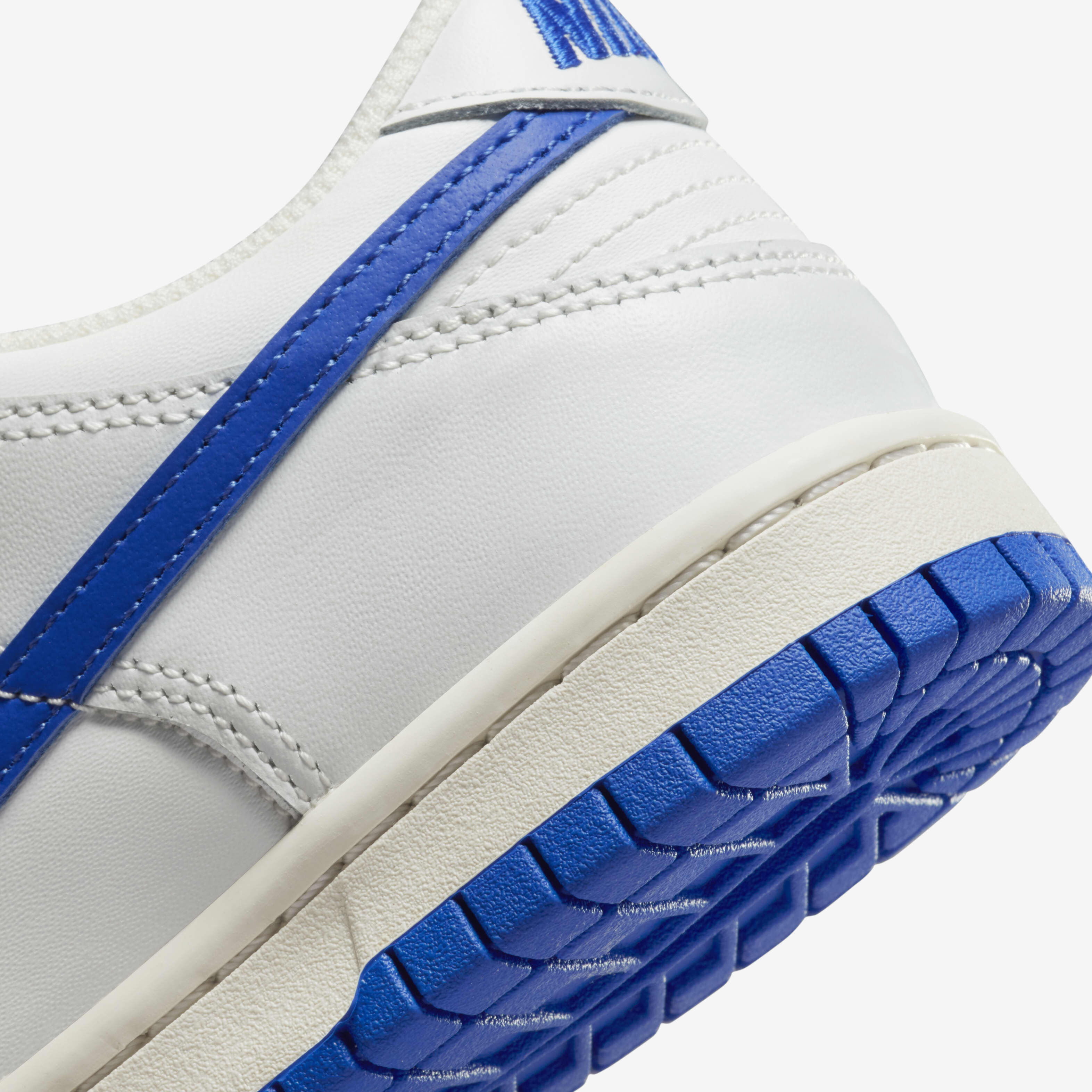 Nike Dunk Low image number 7