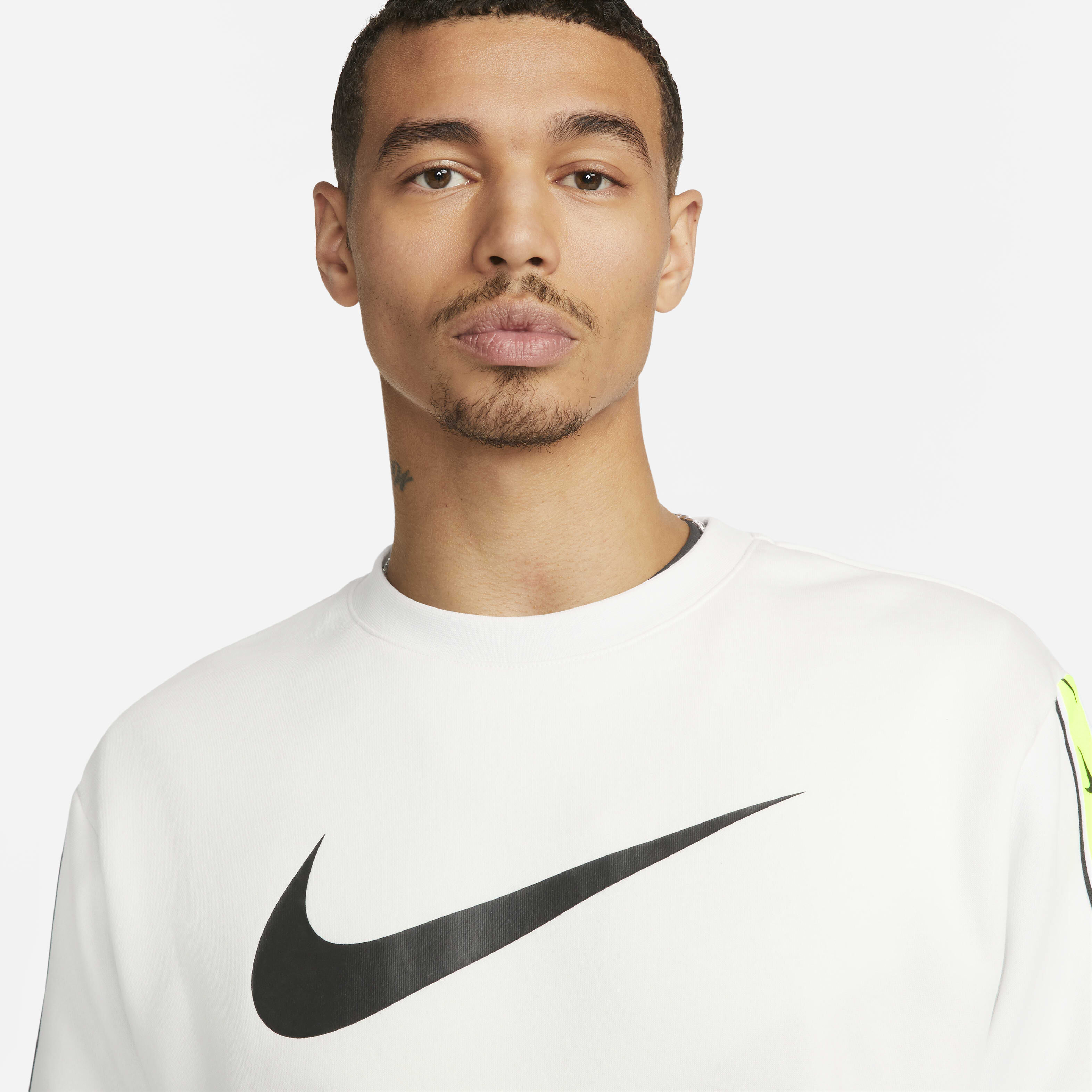 Nike repeat sweater new arrivals