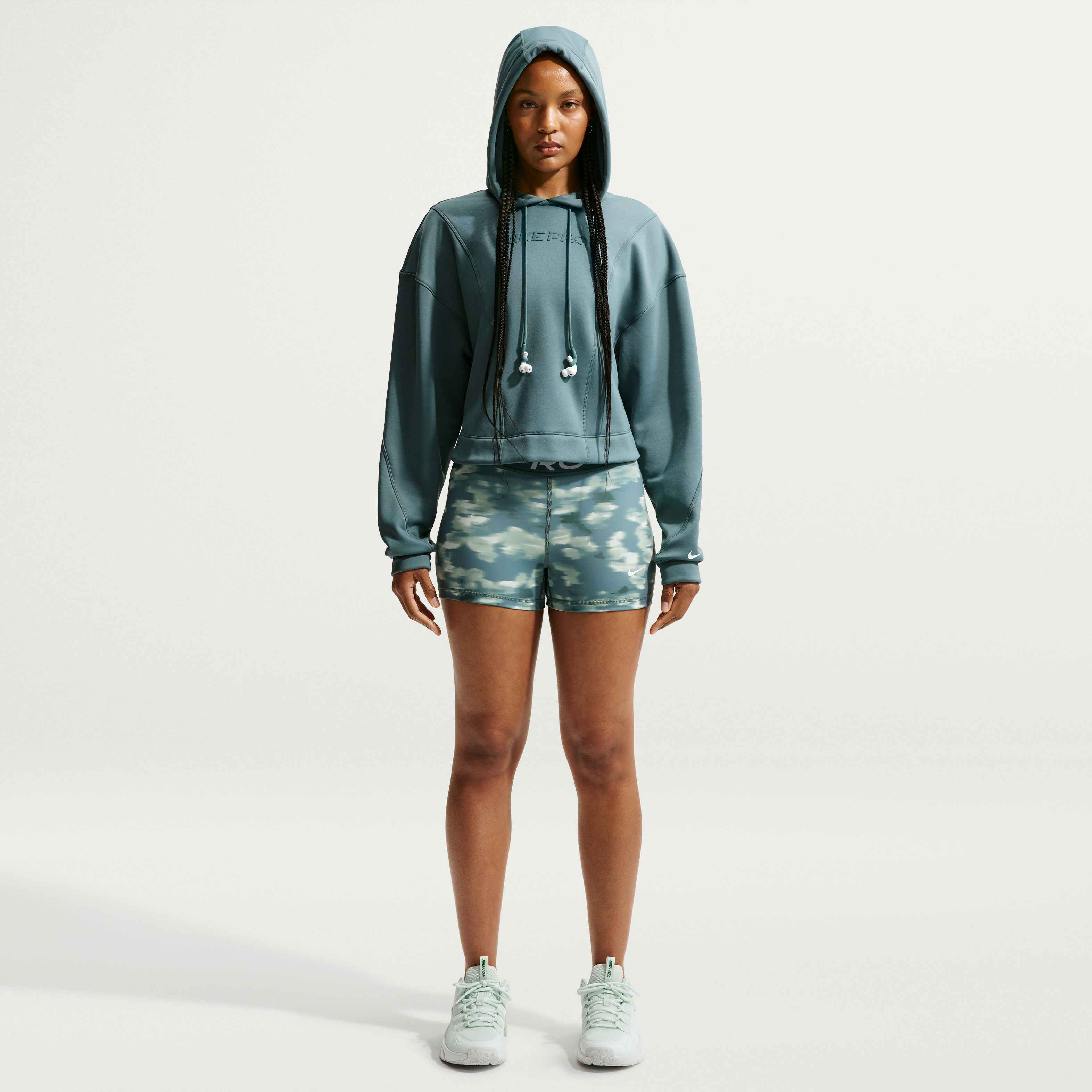 Nike Pro image number 3