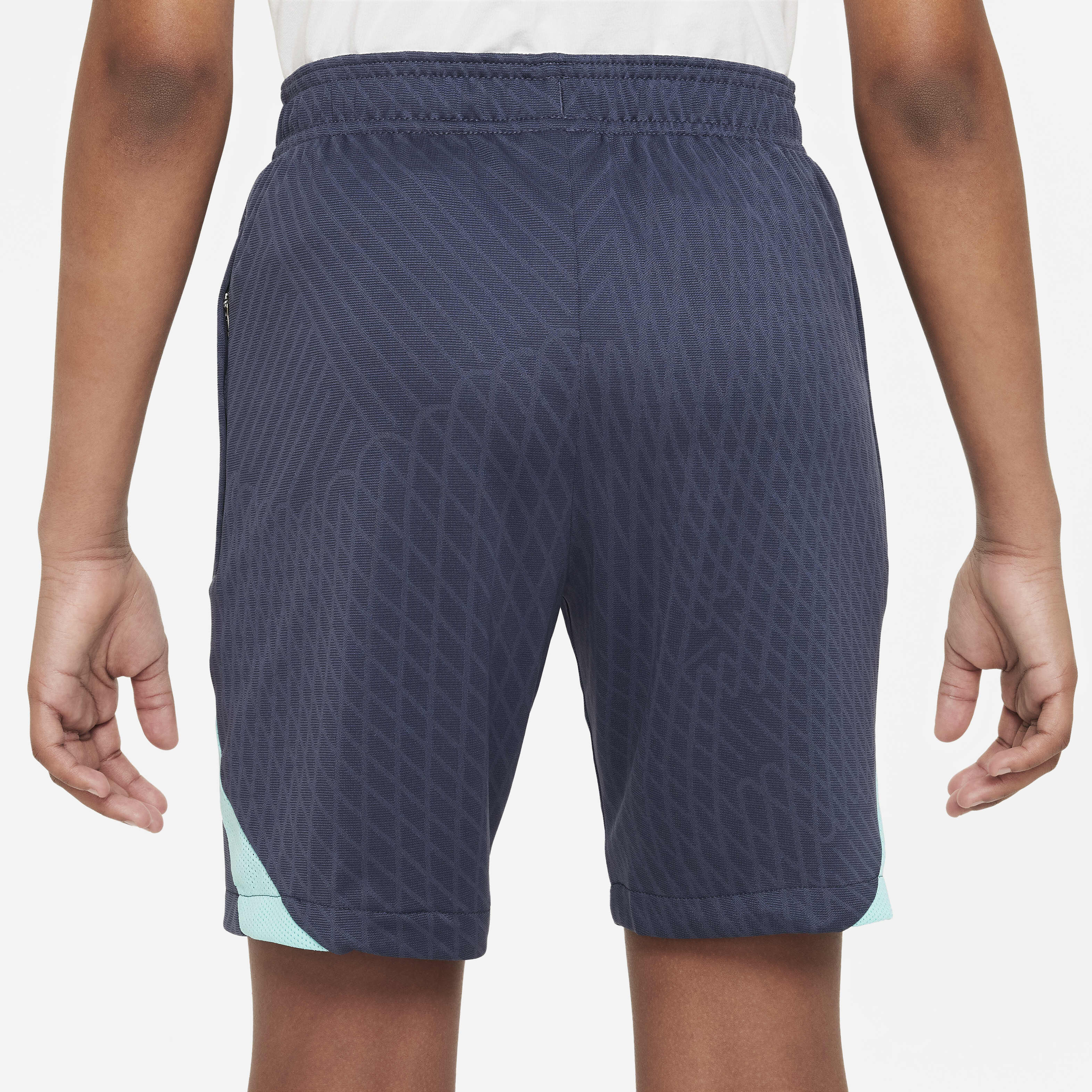 F.C. برشلونة سترايك البديل image number 2