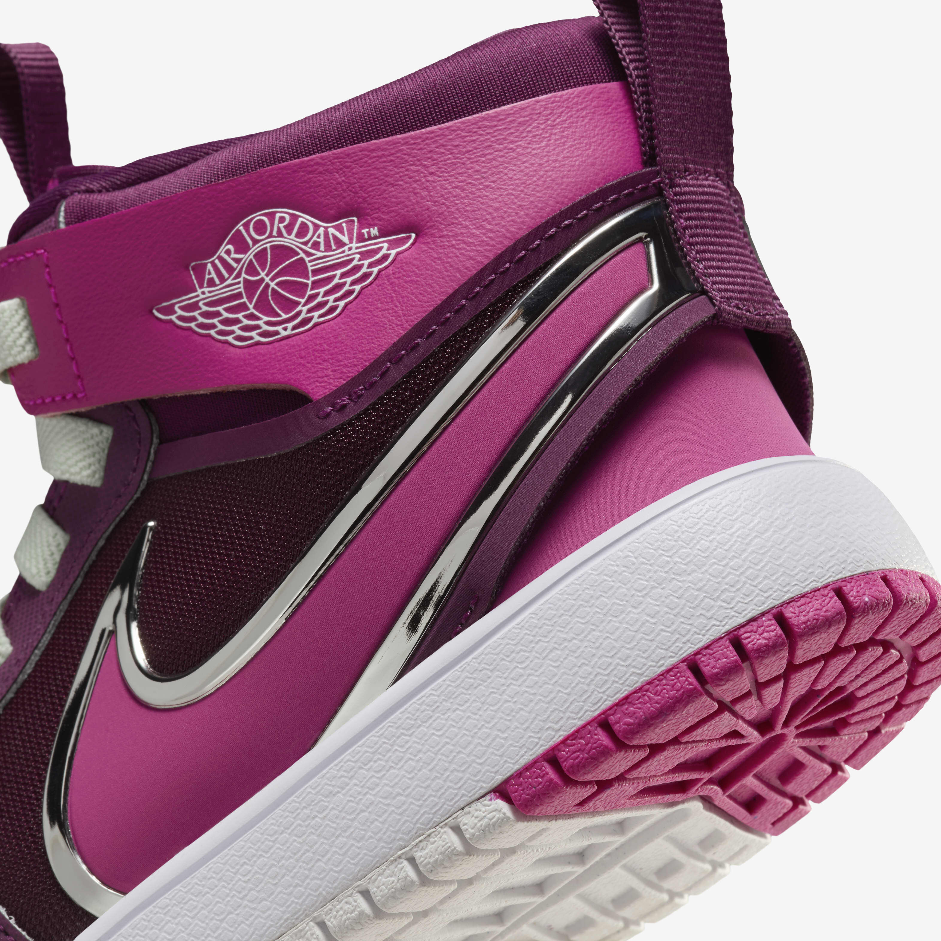 Buy Jordan 1 Mid RM EasyOn Younger Kids' Shoes - Bordeaux/White