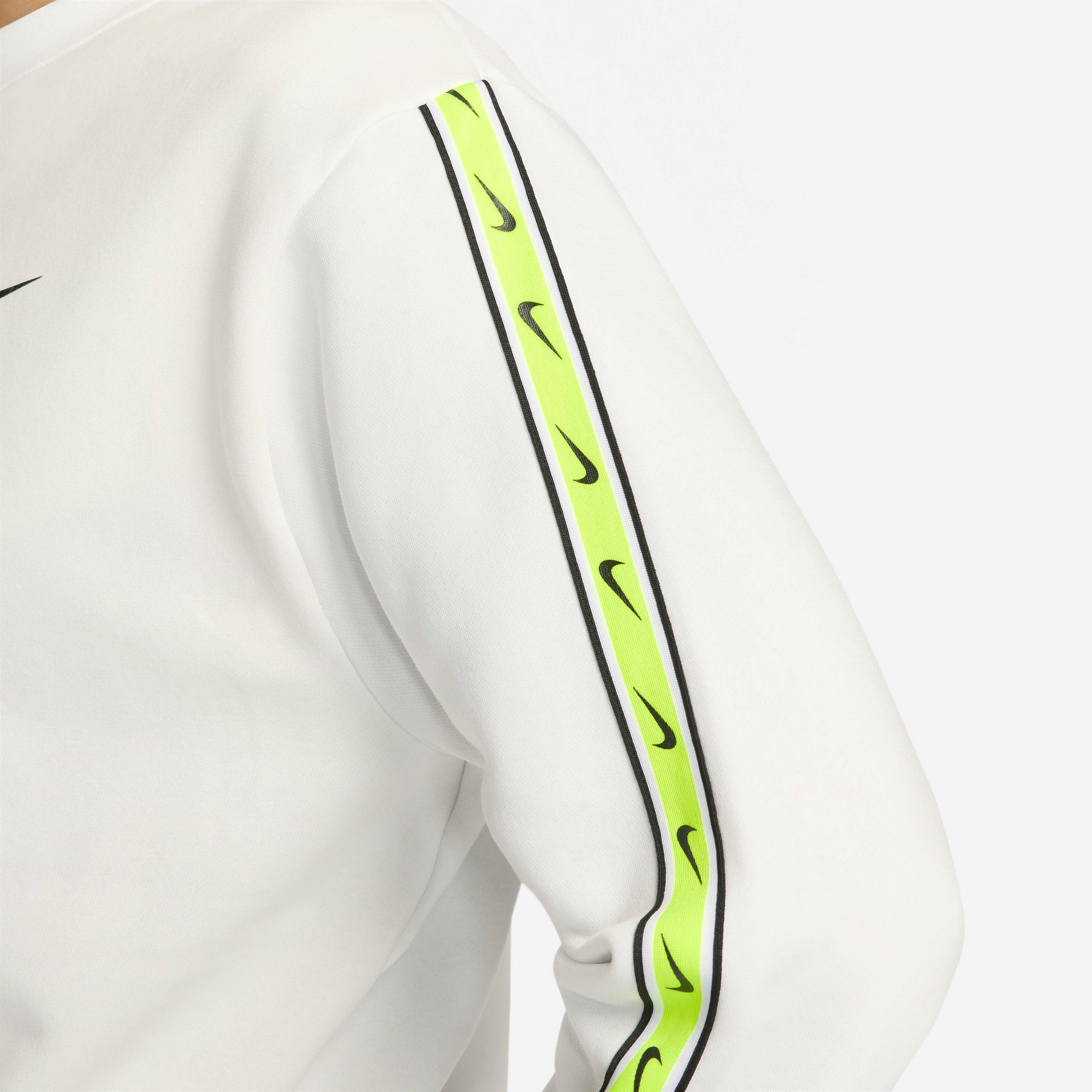 Nike Sportswear Repeat image number 3