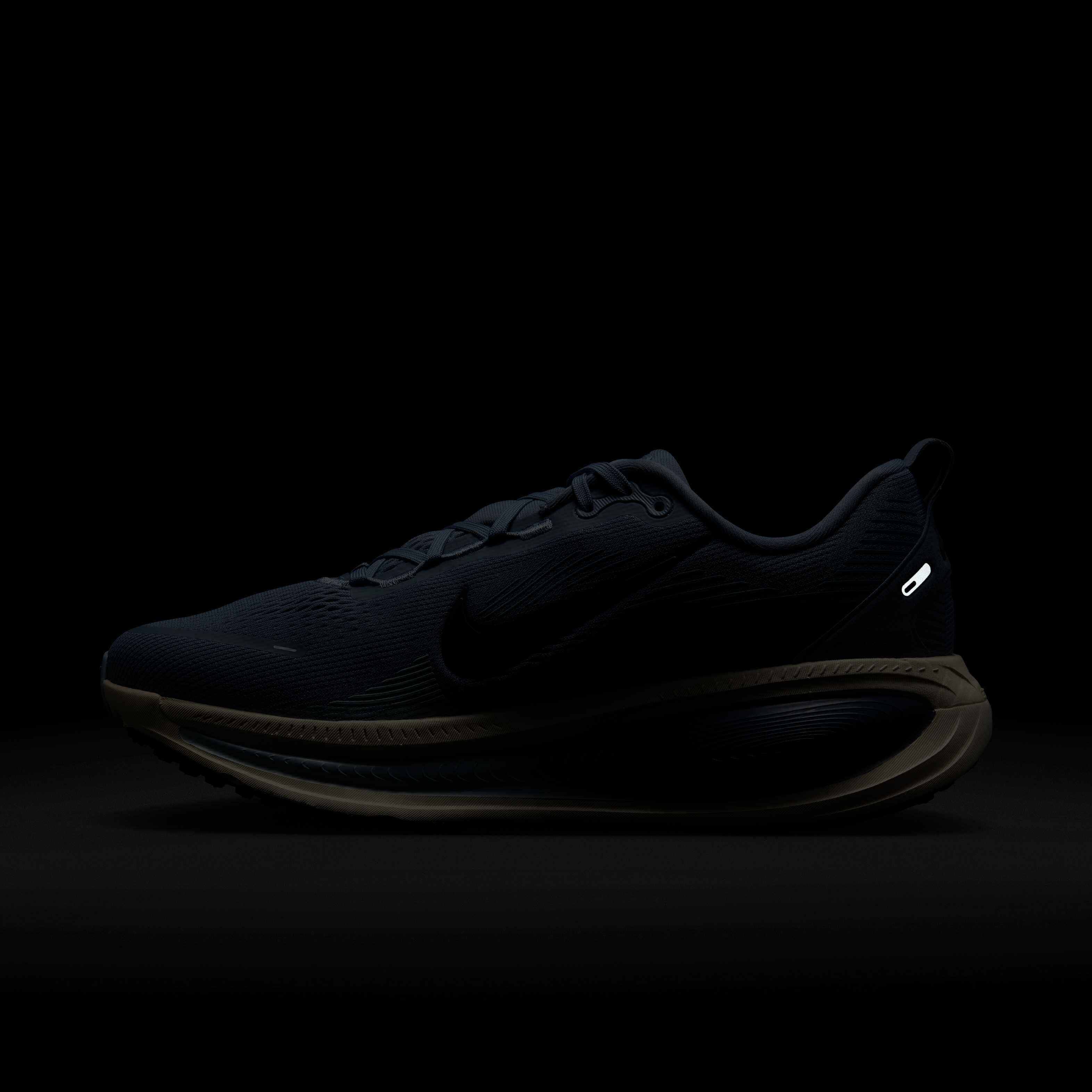 Nike Vomero 18 image number 10