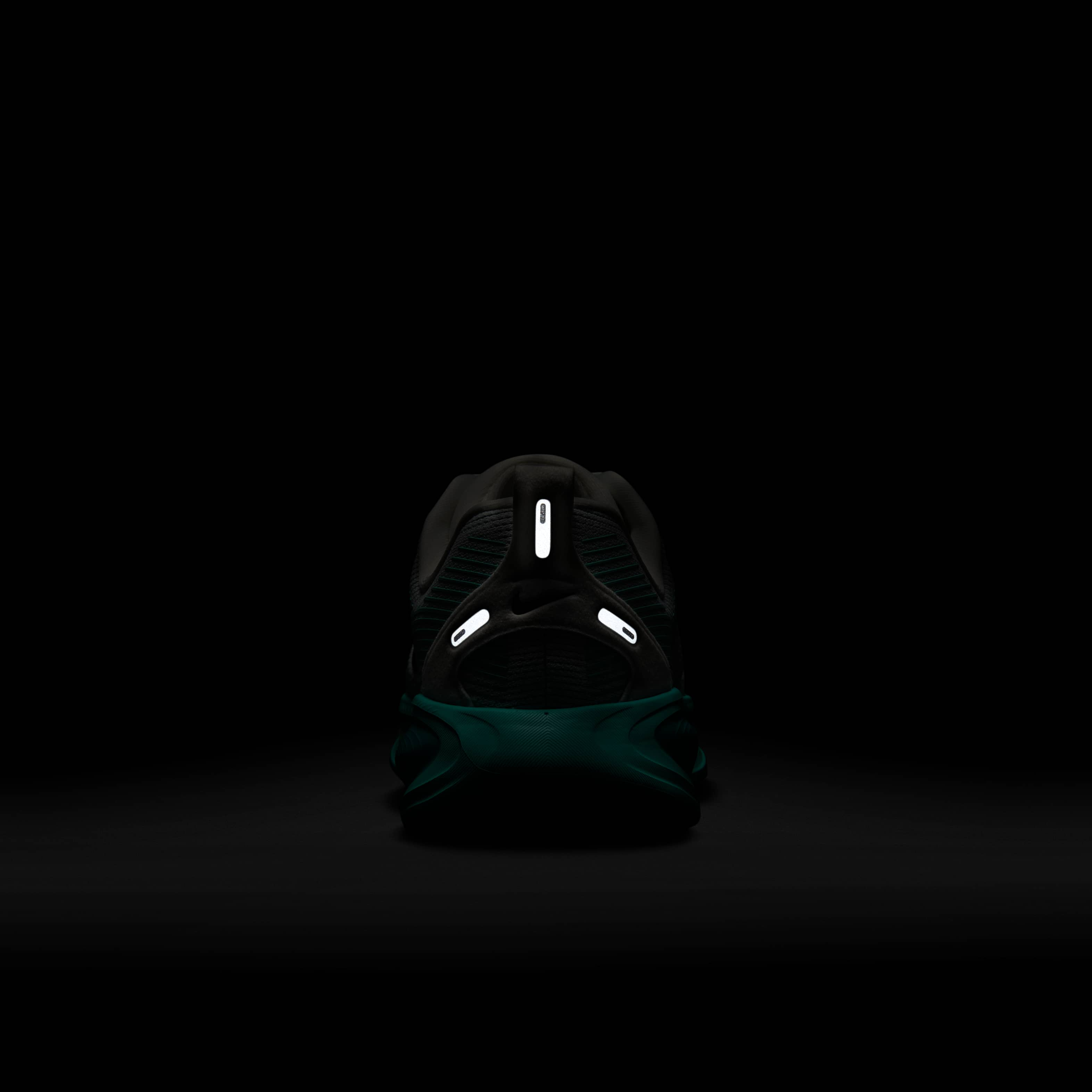 نايكي فوميرو 18 image number 9