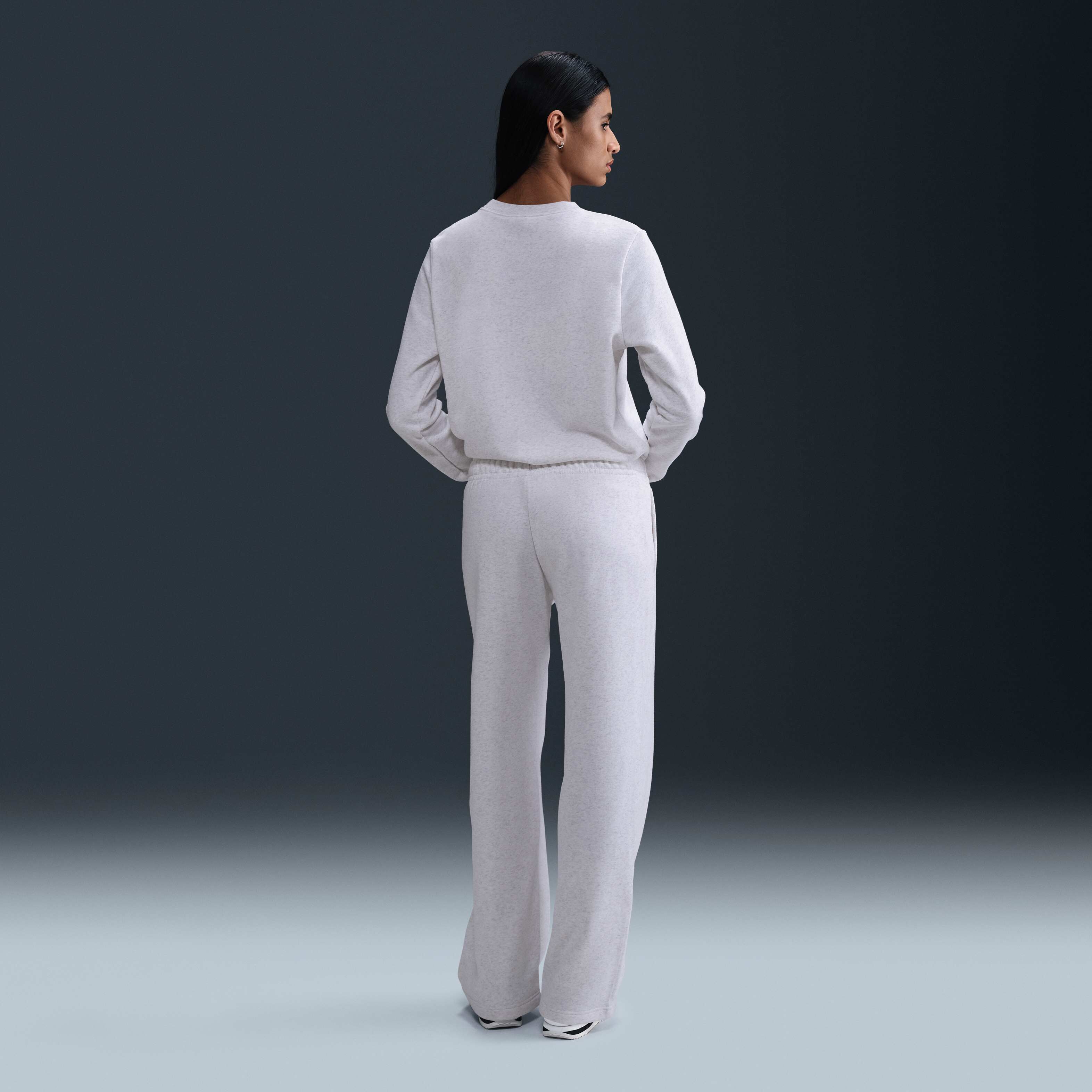 نايكي سبورتسوير كلوب فليس image number 3