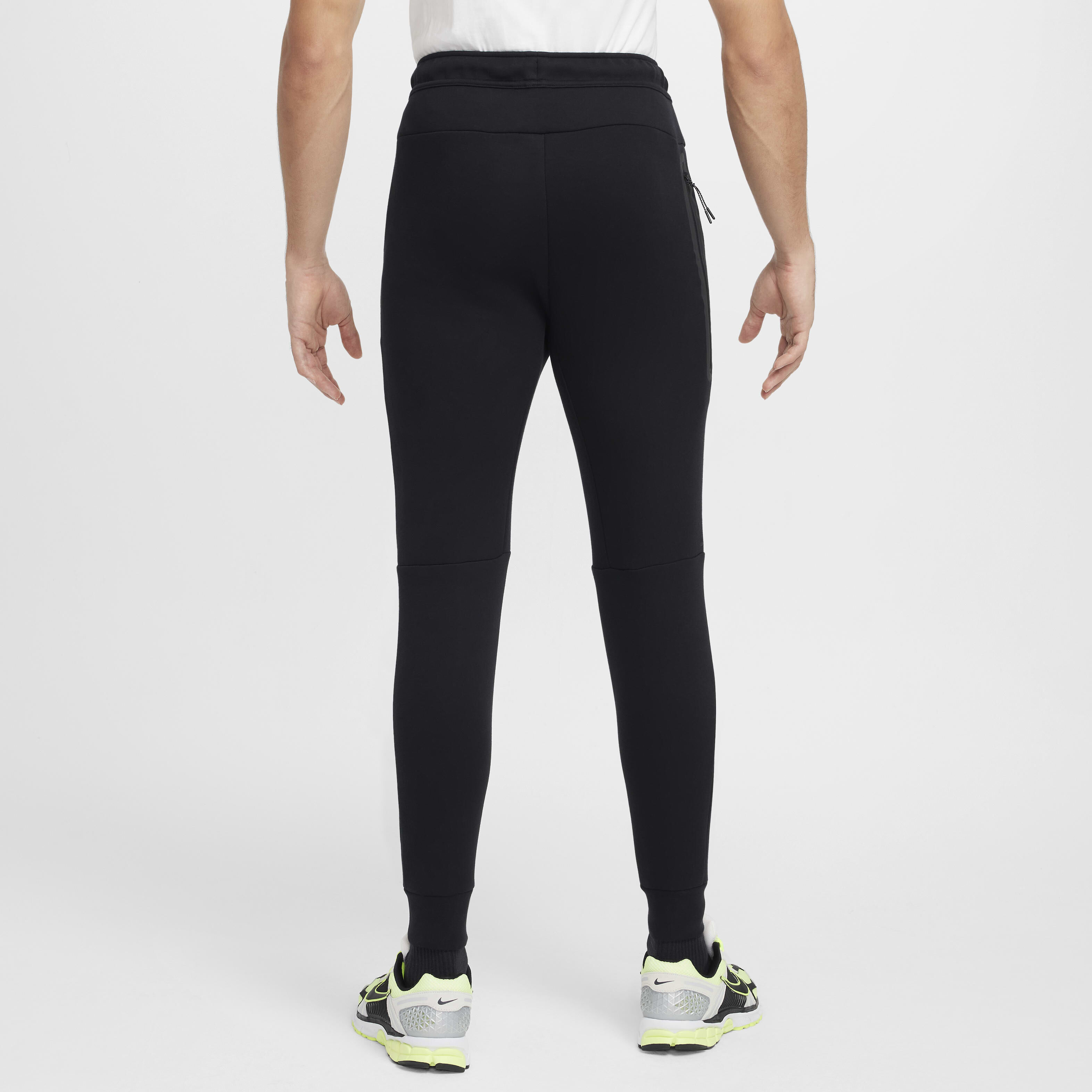 Nike tech joggers black clearance