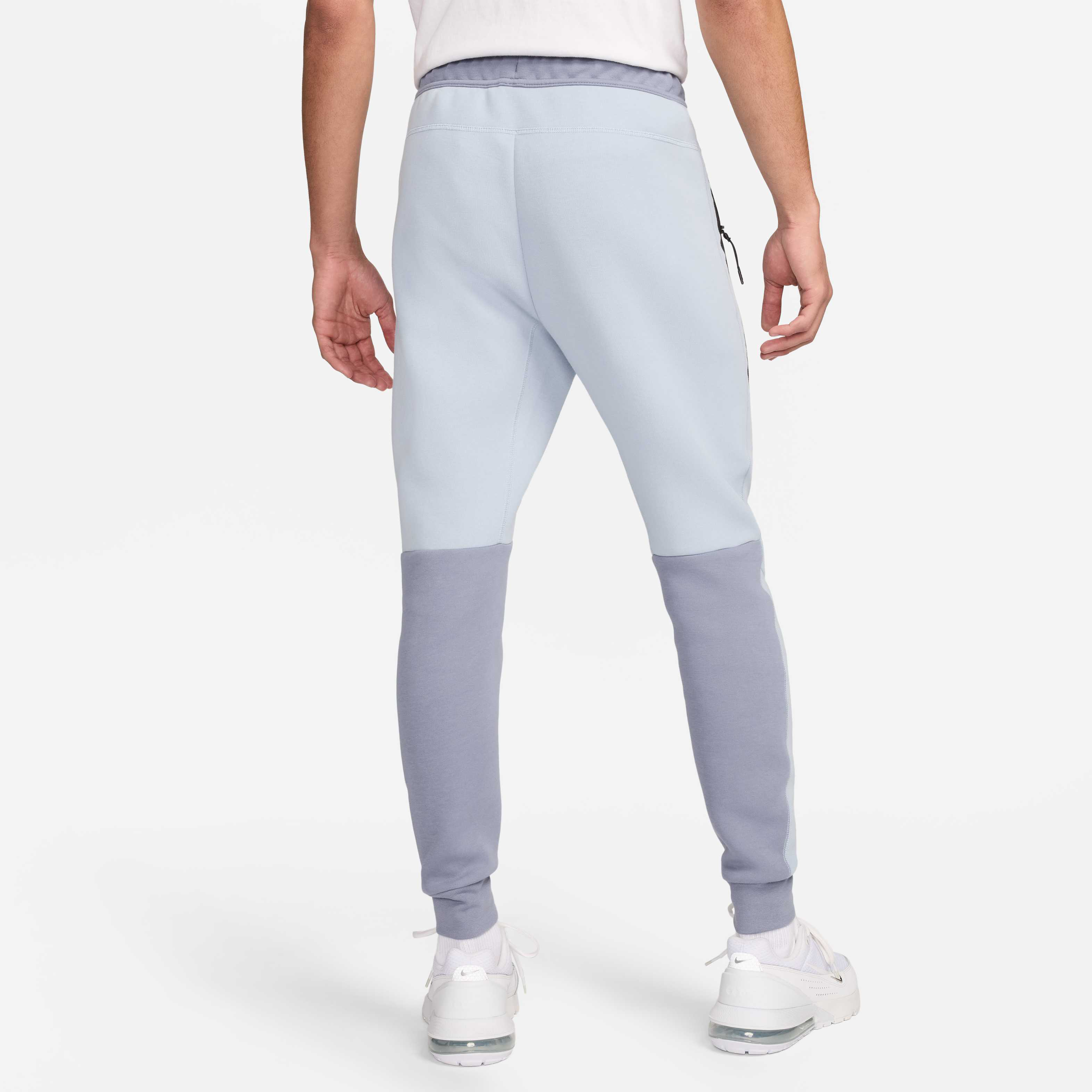 Nike Sportswear Tech Fleece image number 1