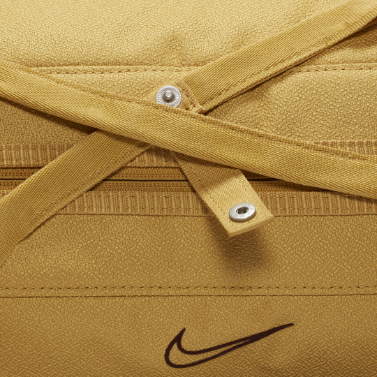 Nike legend club 2025 women's duffel bag