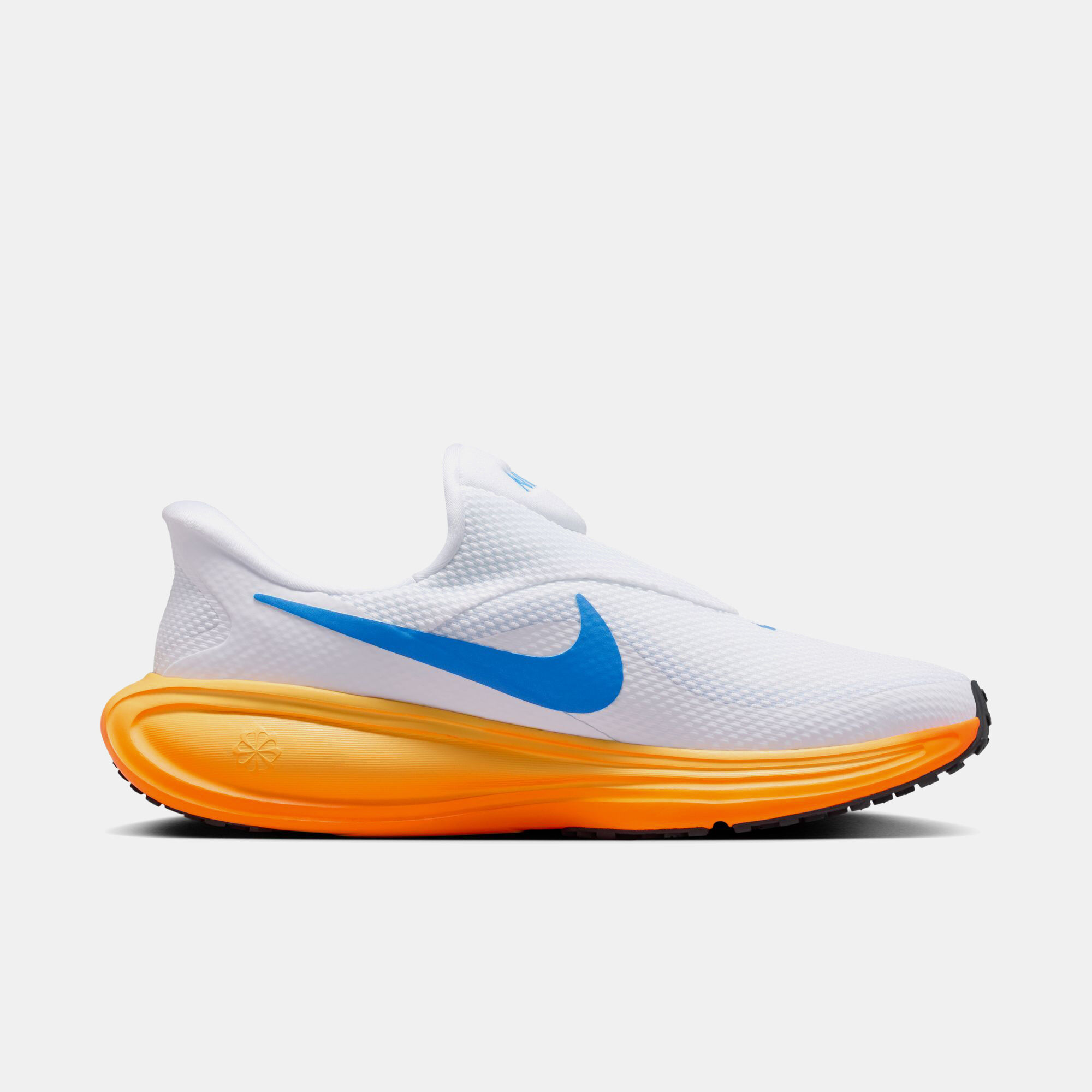 Nike Revolution 8 EasyOn image number 6