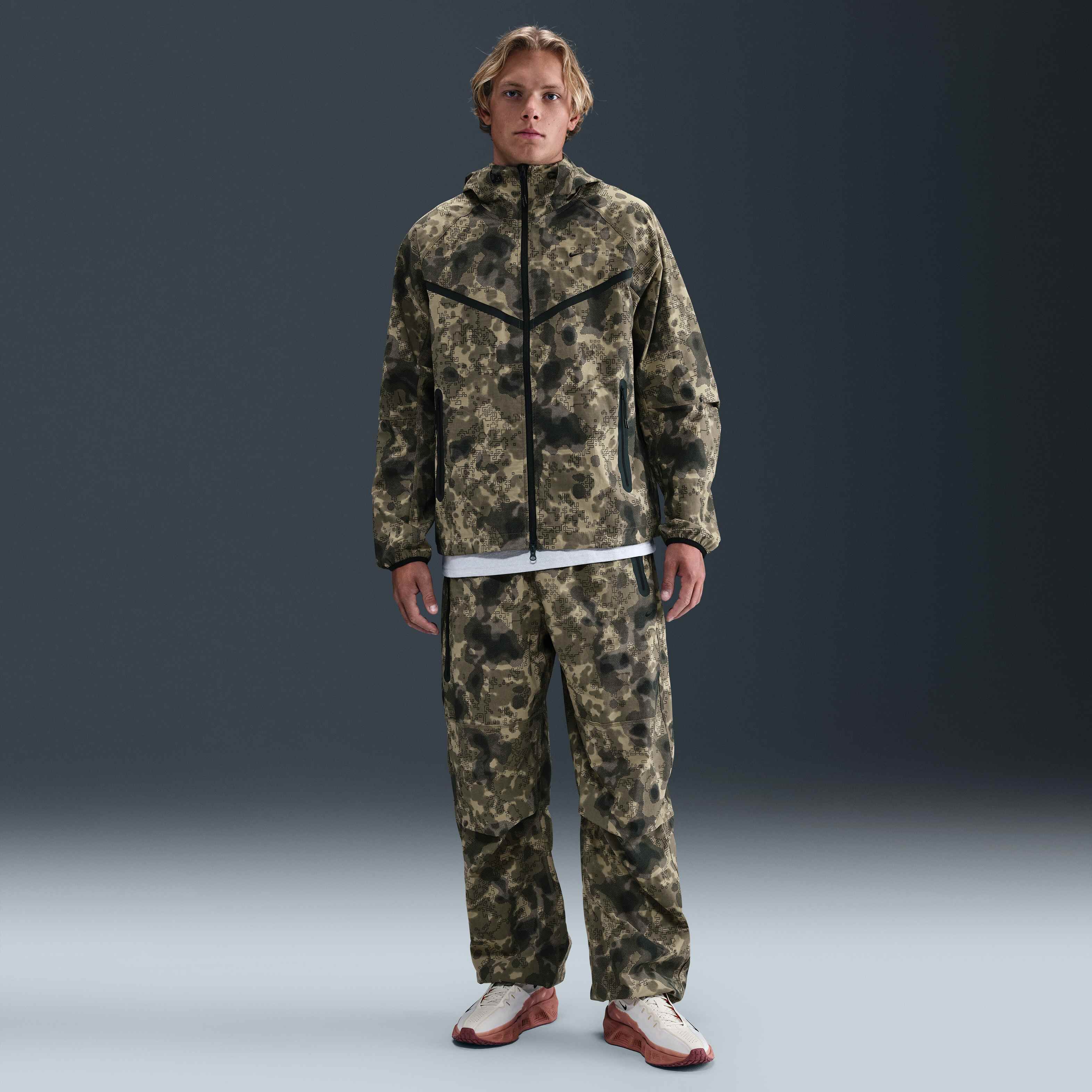 Nike Tech image number 3