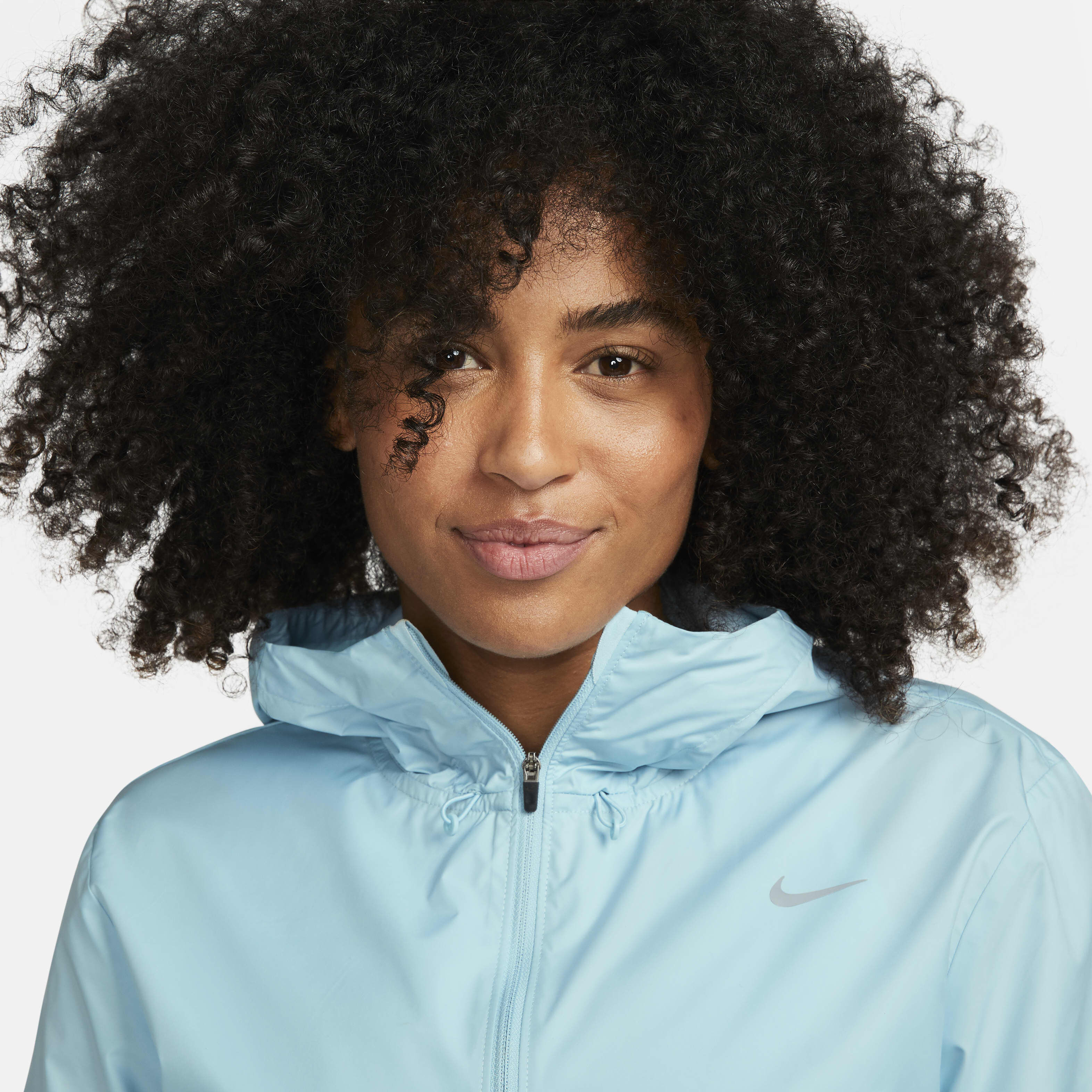 Nike Essential image number 2