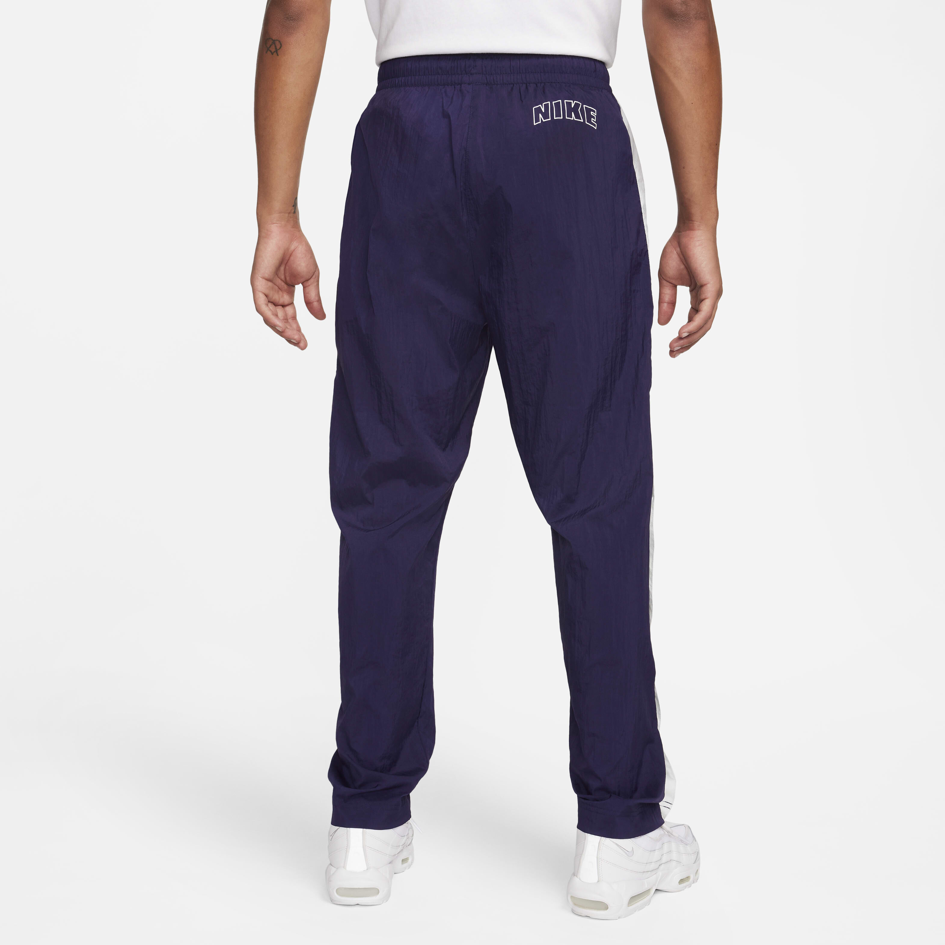 Buy Nike Men s Woven Basketball Trousers Nike Saudi Official