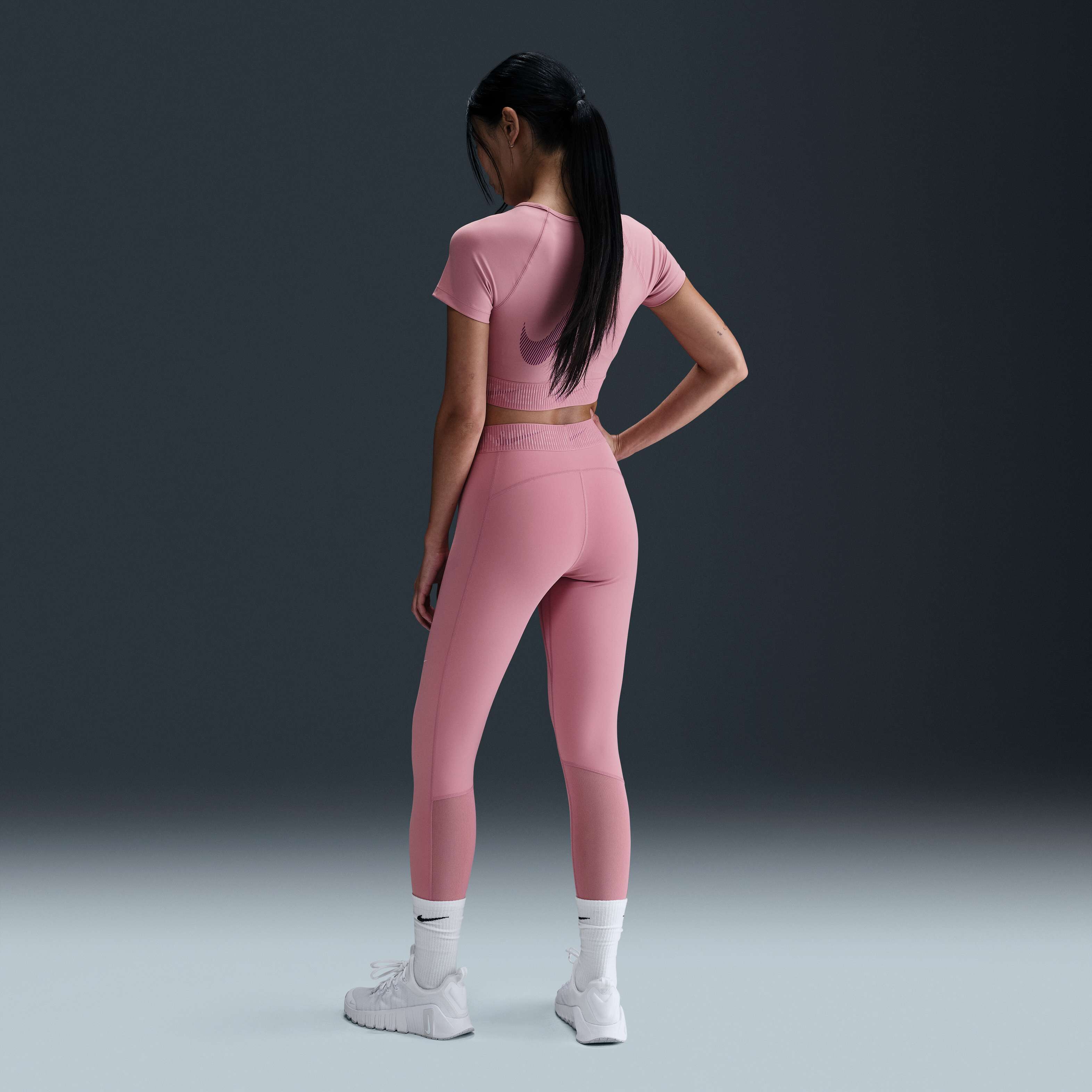 Nike Pro image number 3