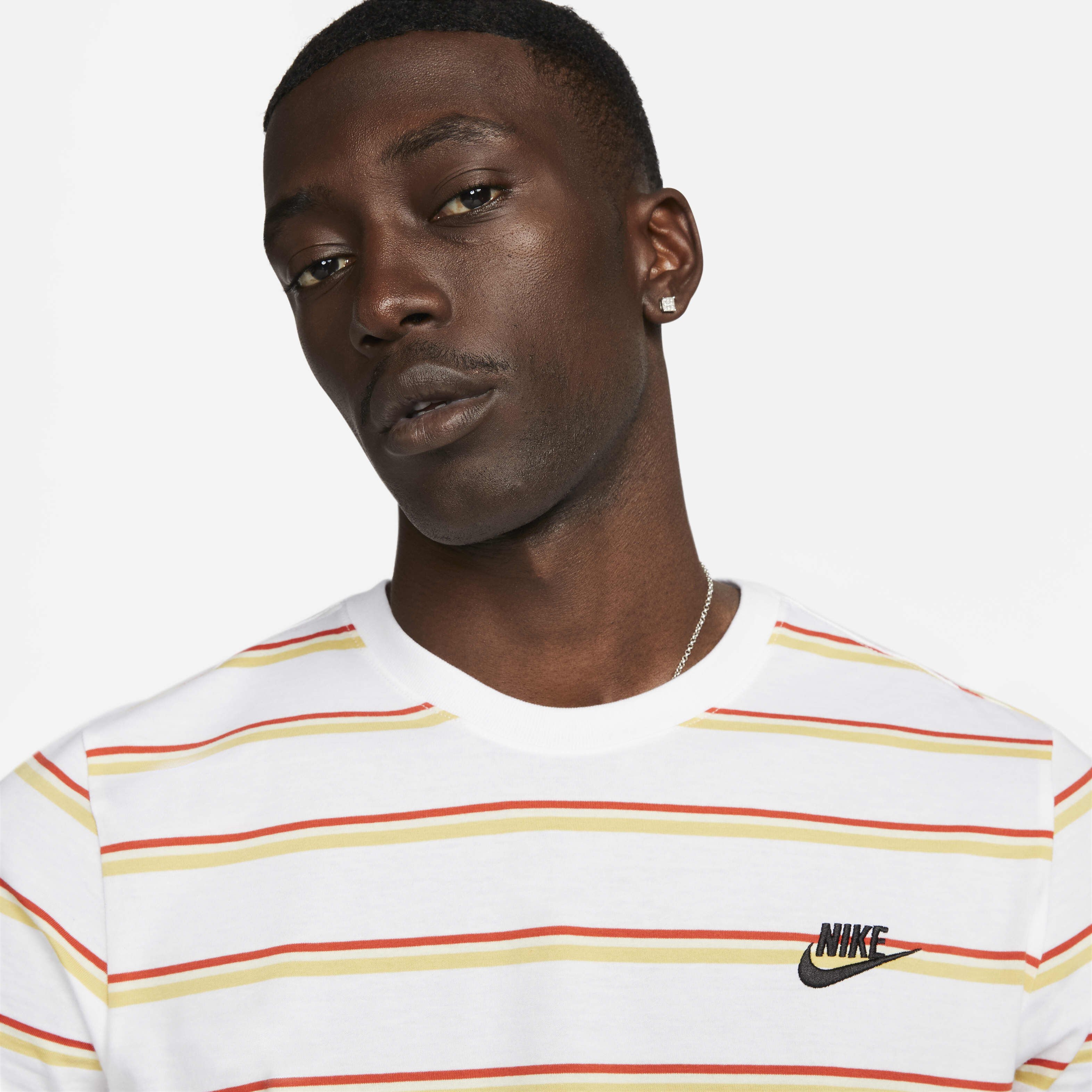 Nike Sportswear Club image number 2