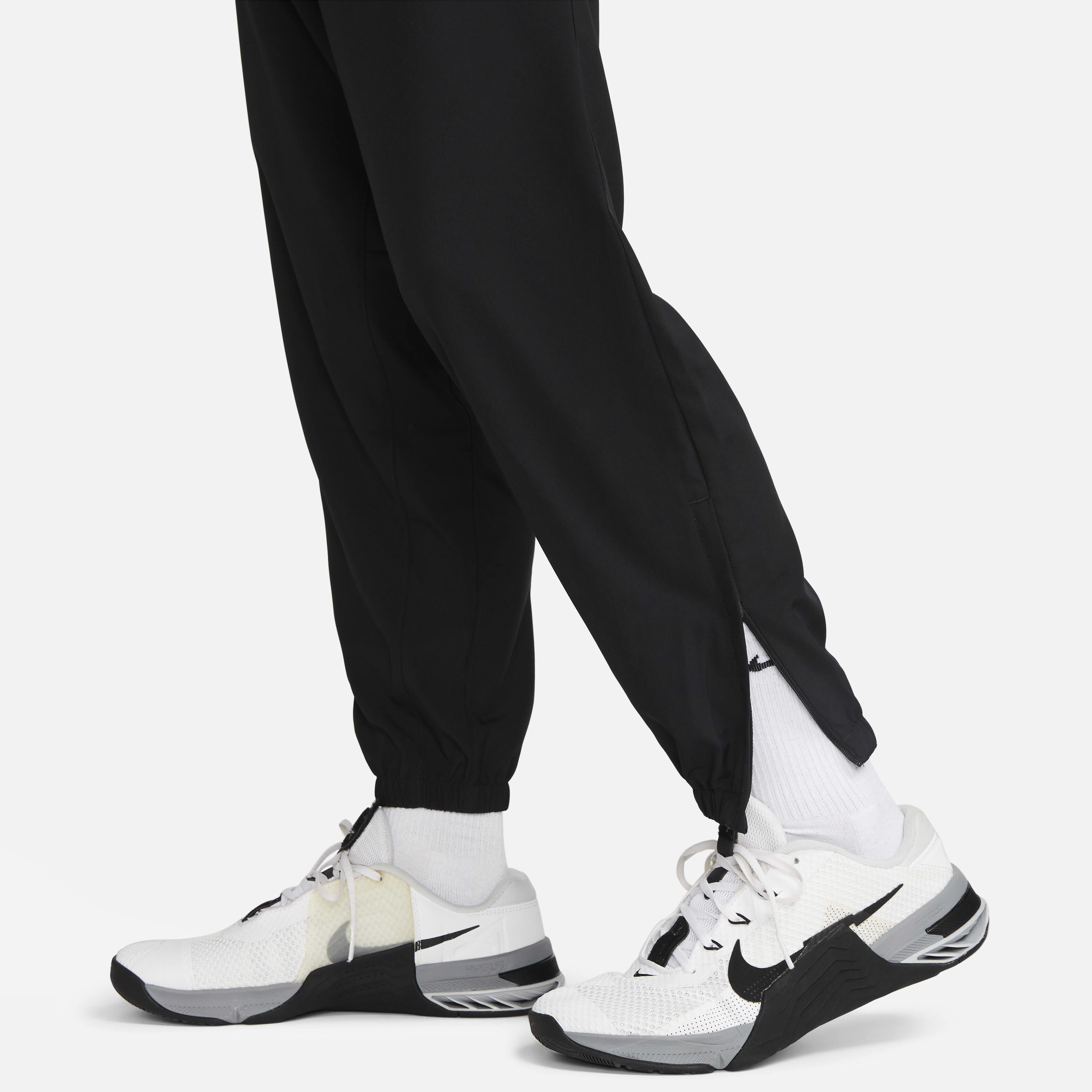 Nike form fitting shoes online