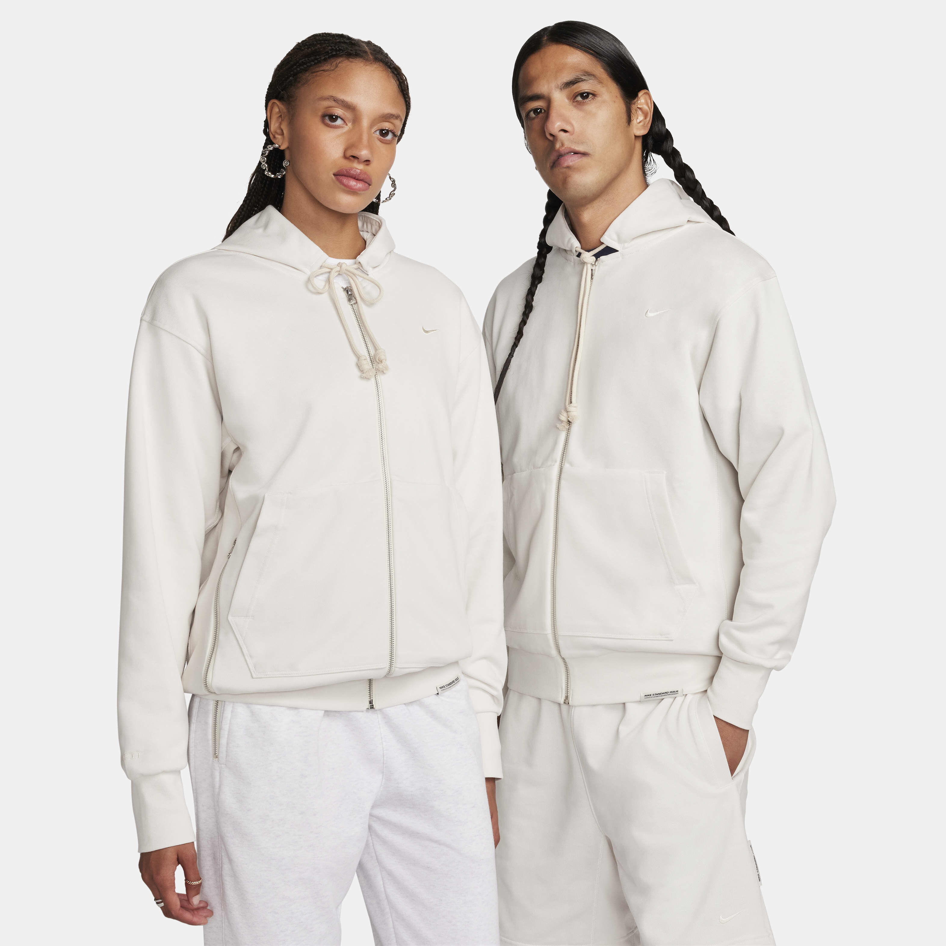 Nike Standard Issue image number 0