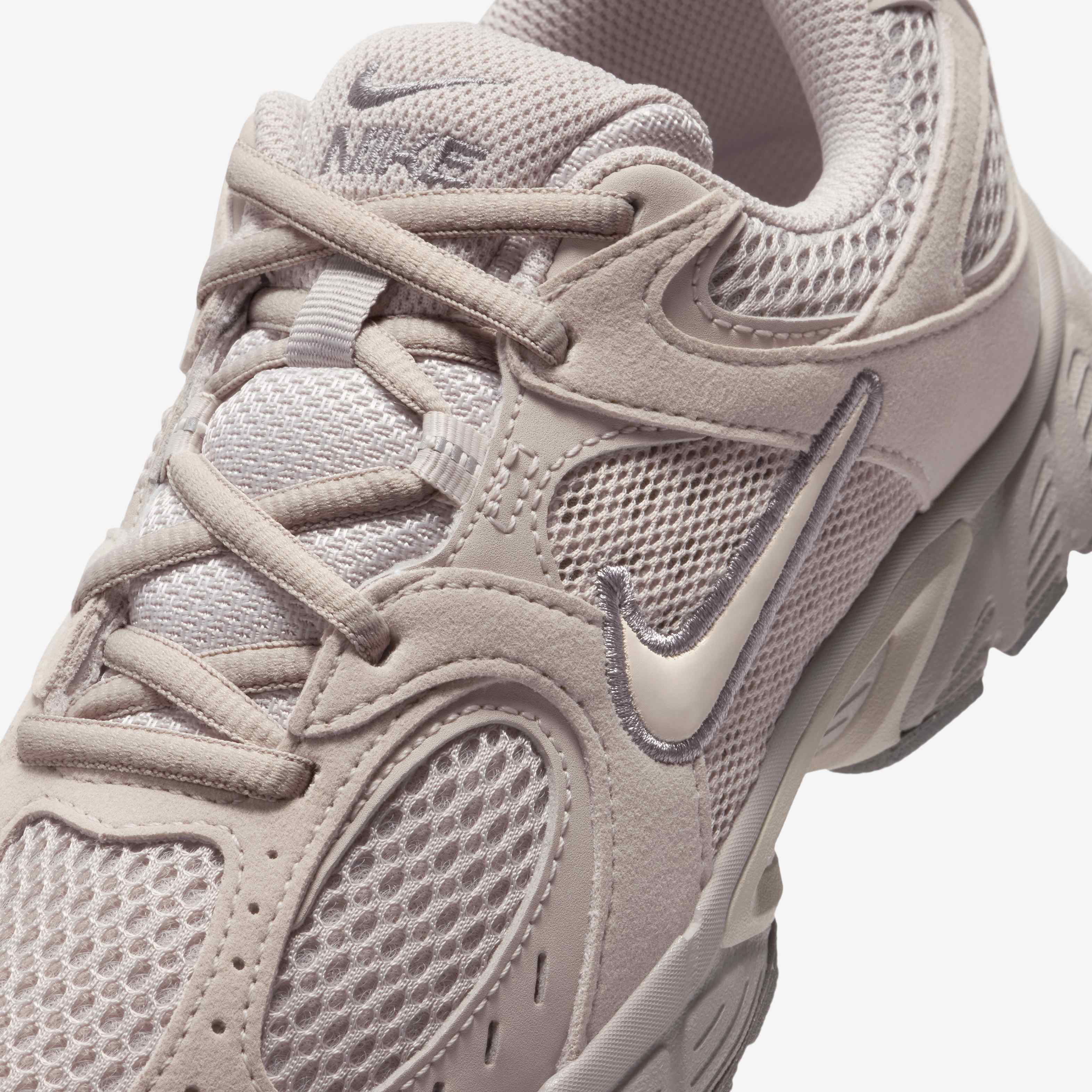 Nike V5 Runner Suede image number 6