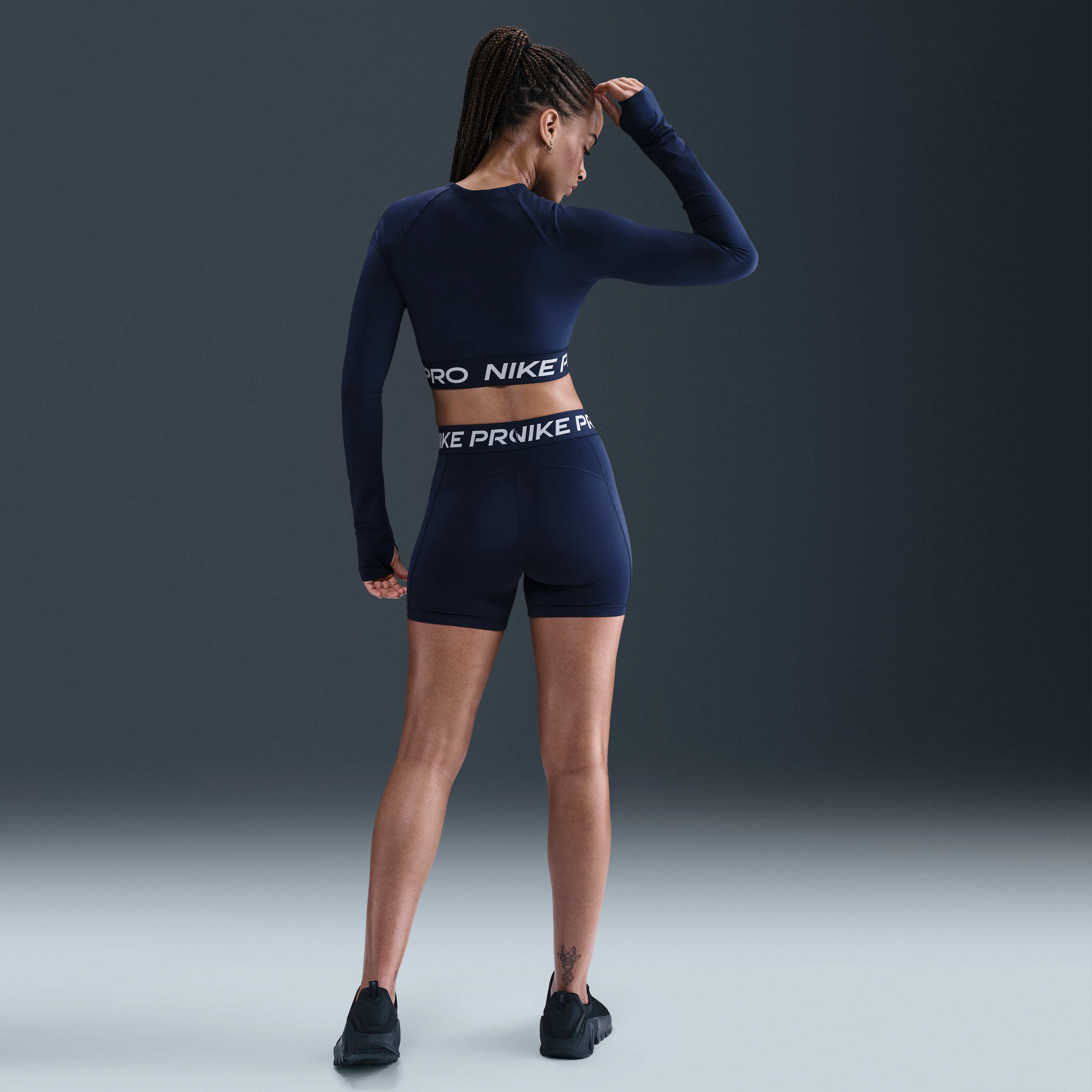 Nike Pro image number 4