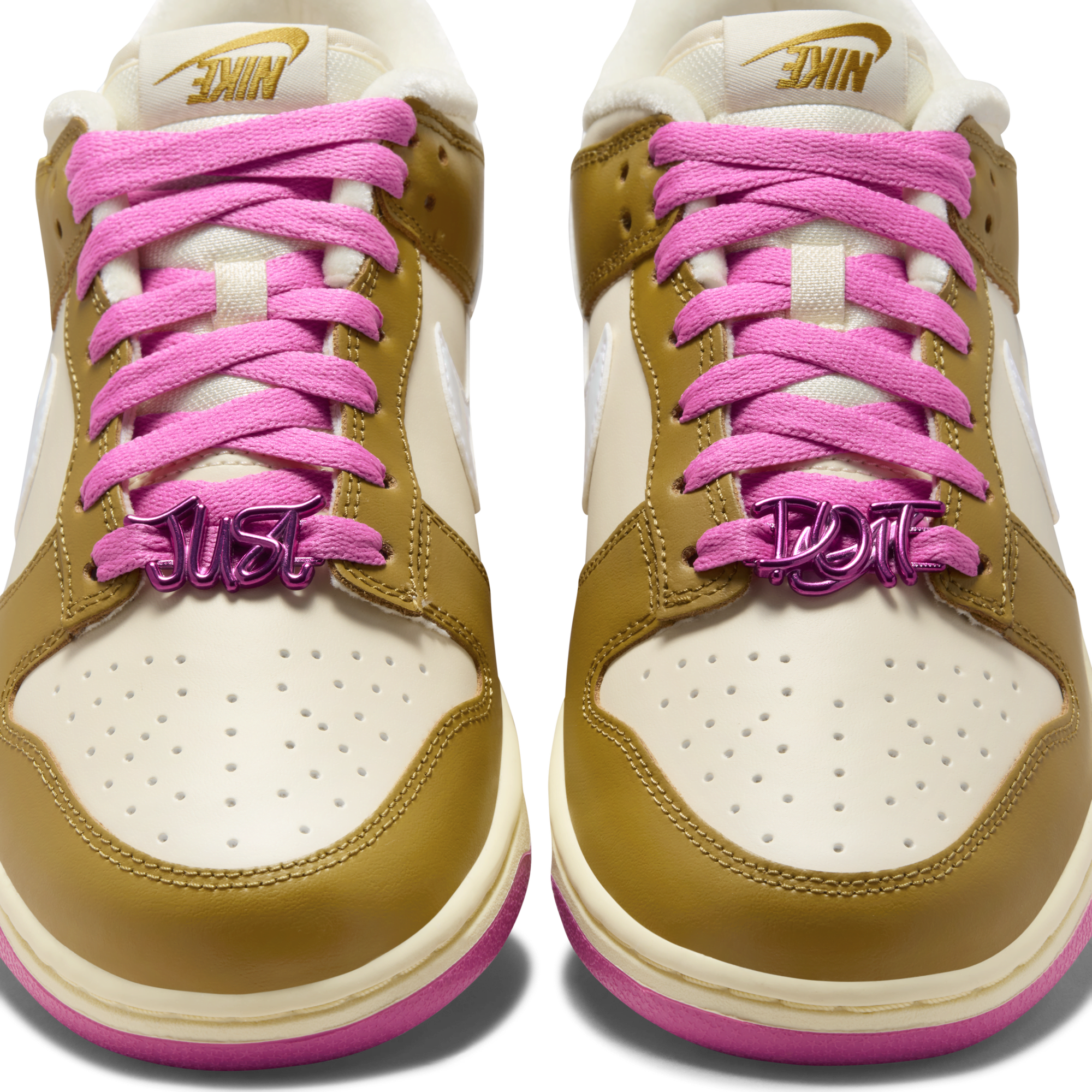 Nike dunks women deals gold white grey pink