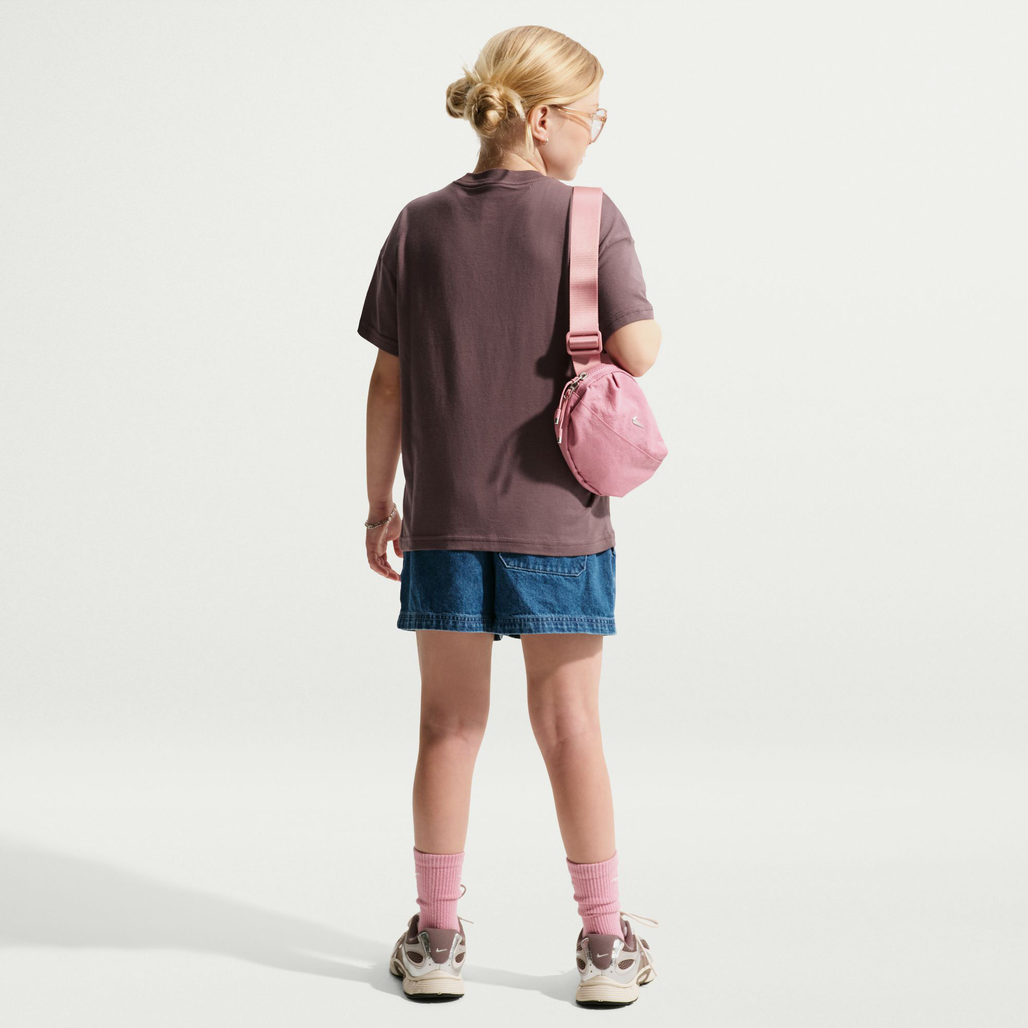 Nike Sportswear Essential image number 1