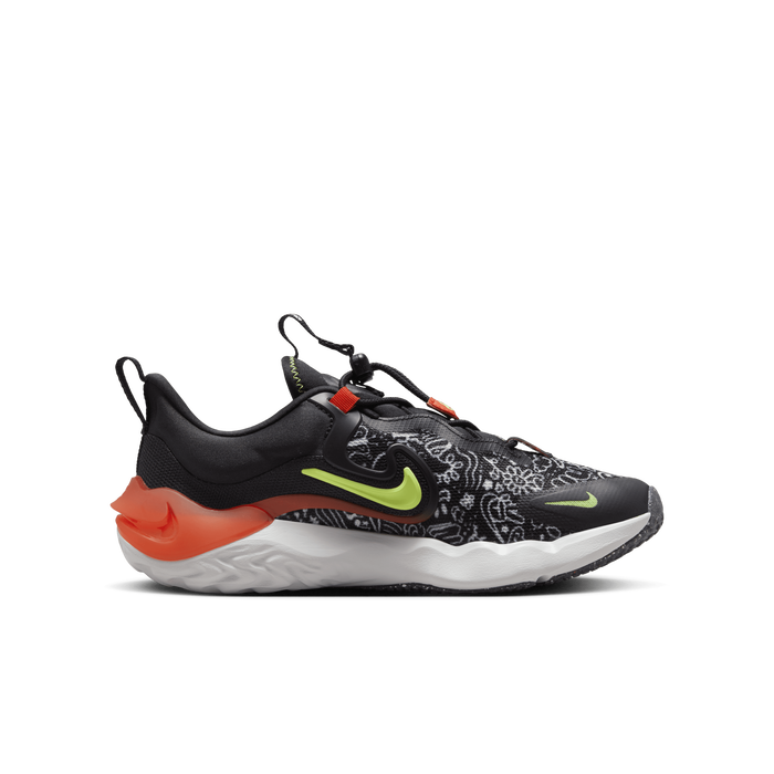 Nike run easy sales sneakers