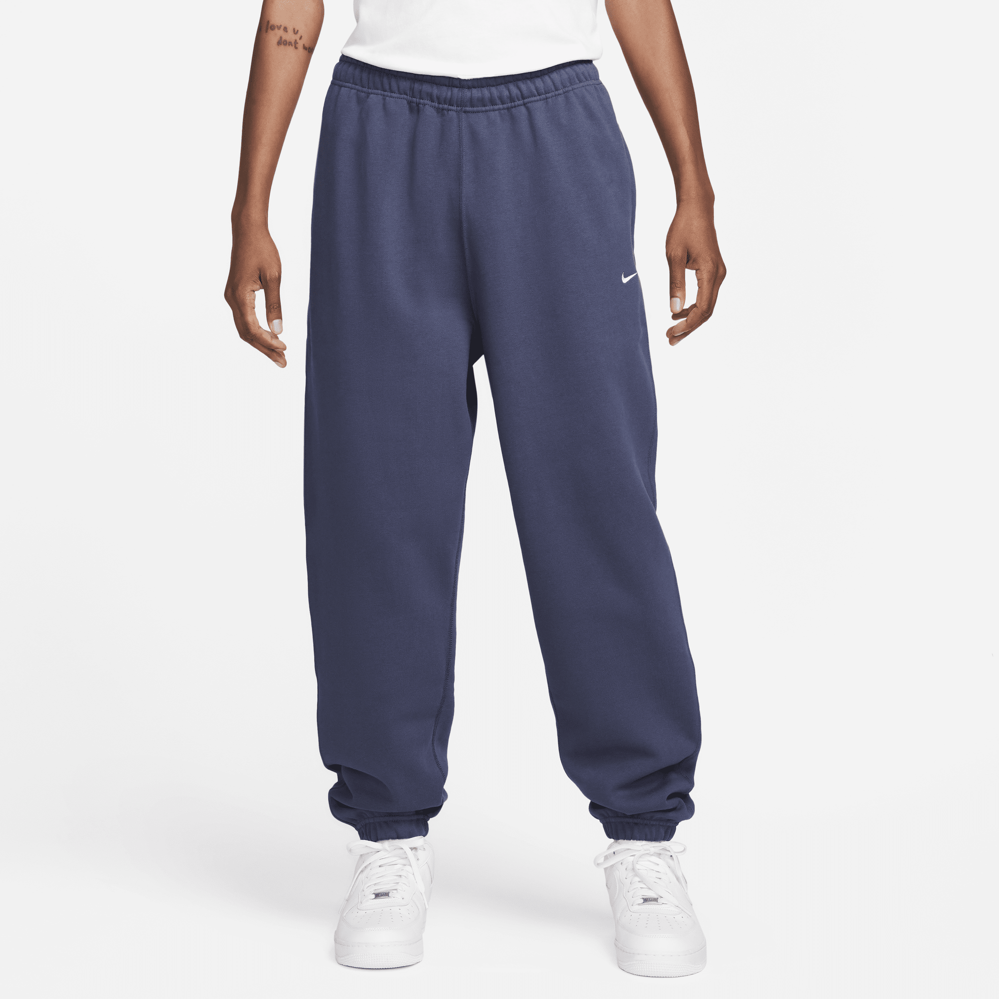 Shop Solo Swoosh Men s Fleece Trousers Nike KSA