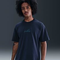 Nike Sportswear Premium Essentials