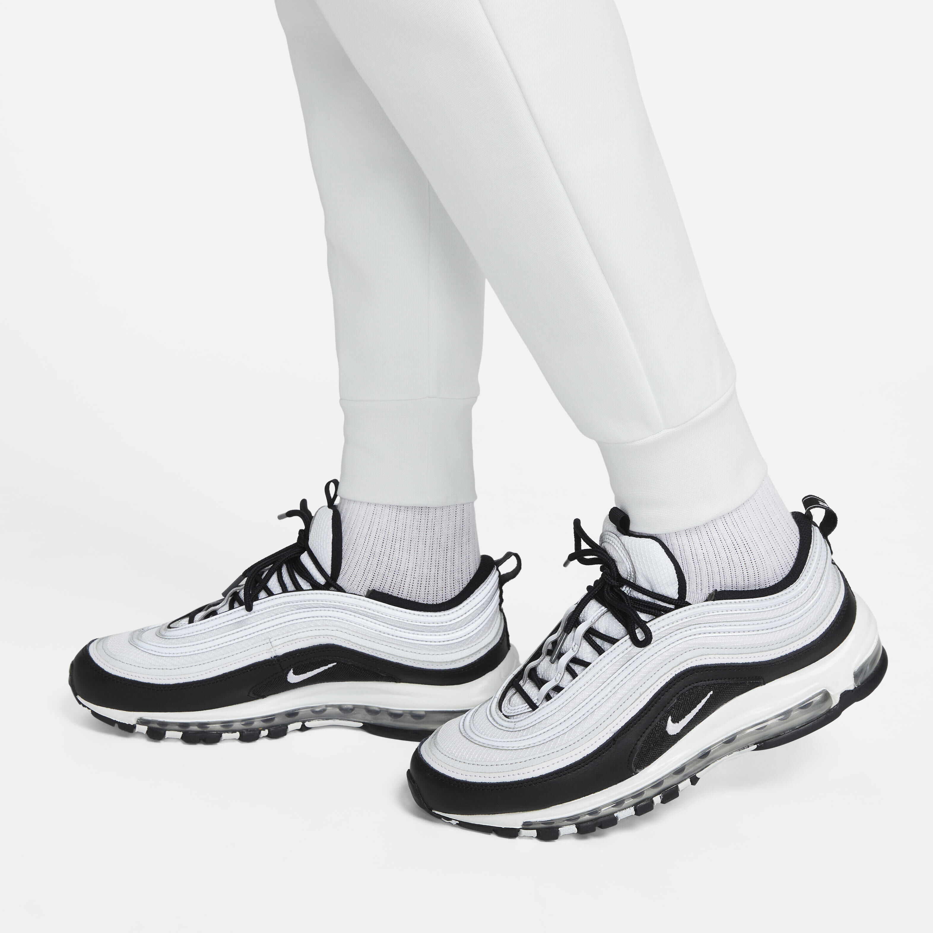 Nike Sportswear Tech Fleece image number 4