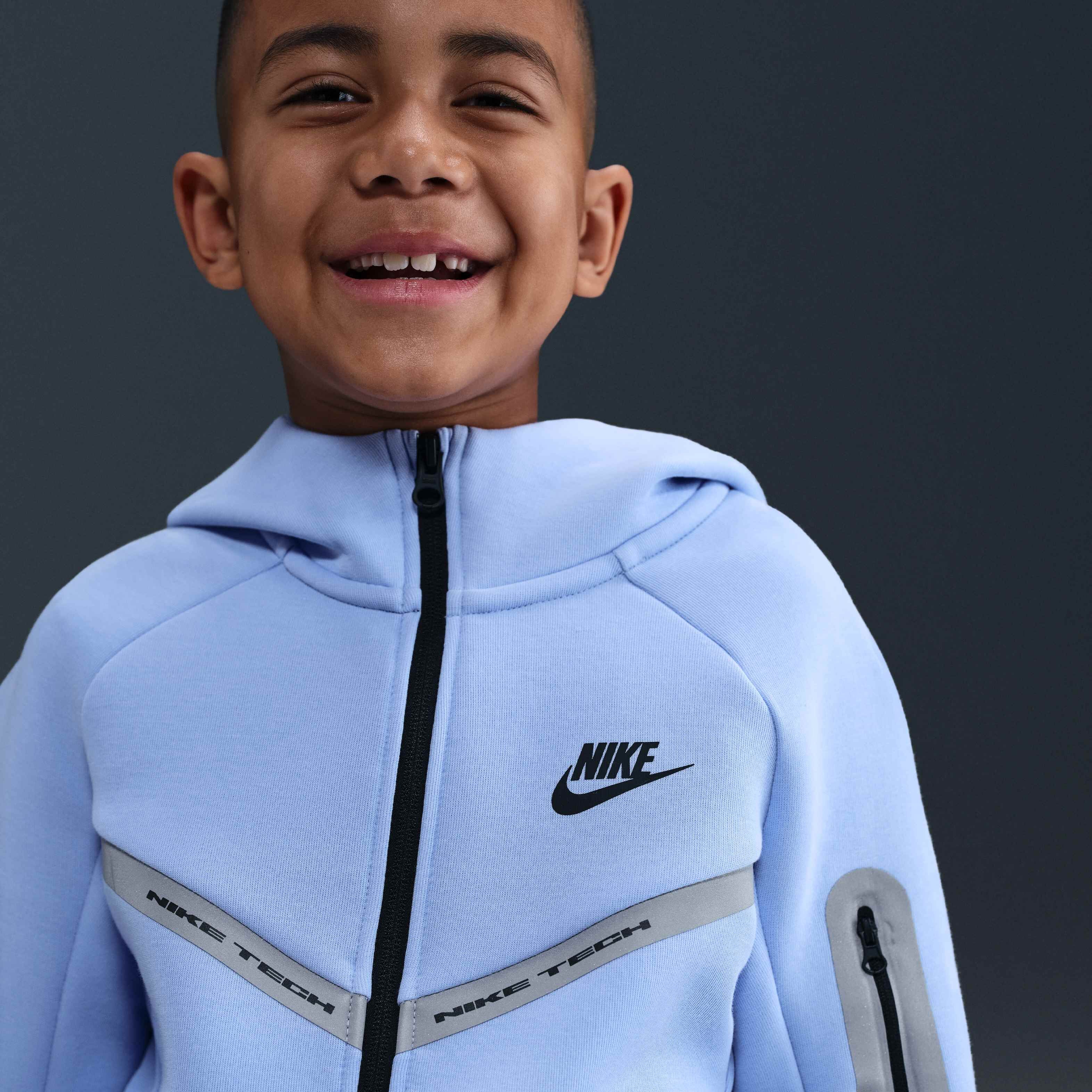 Nike Sportswear Tech Fleece image number 2