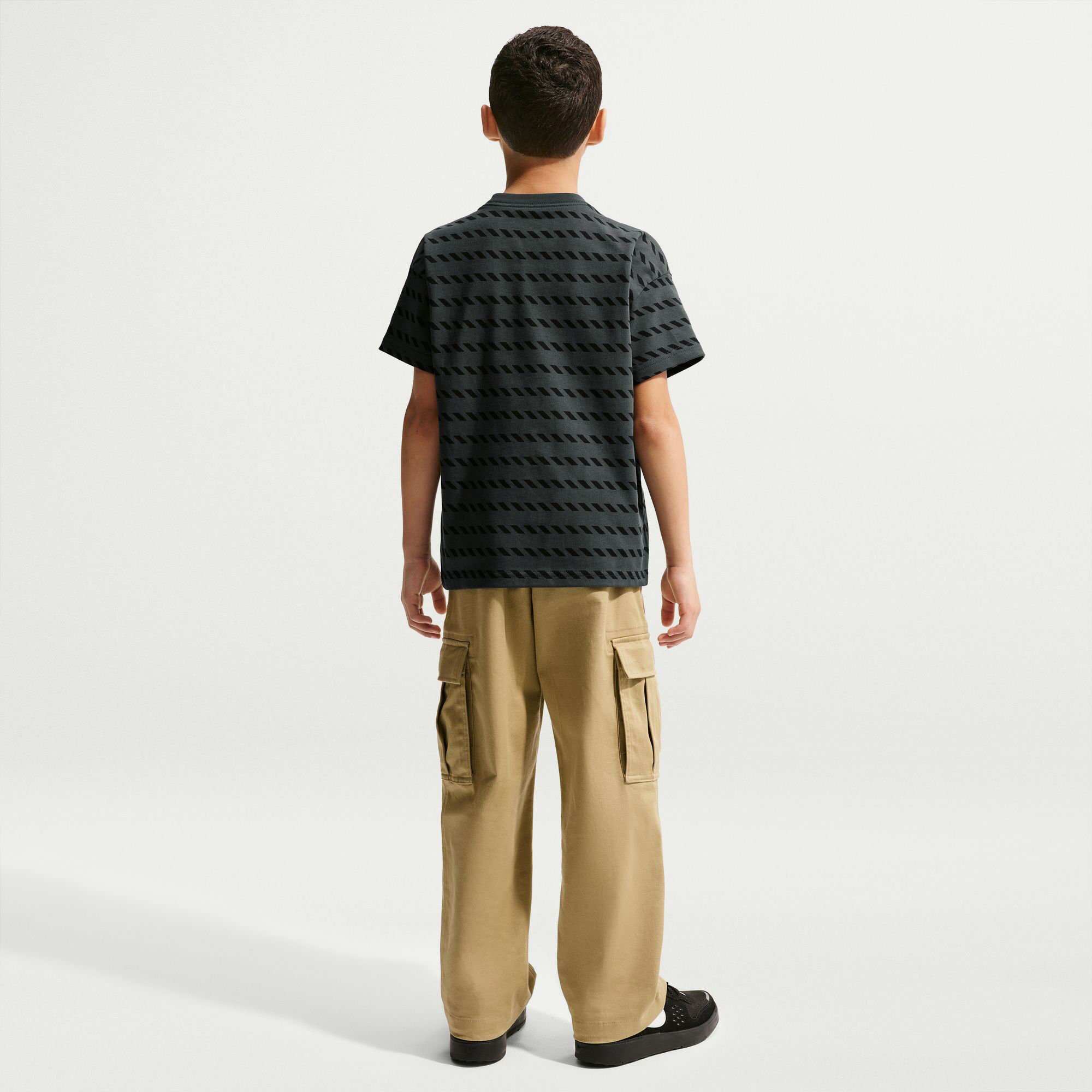 نايكي سبورتسوير image number 1