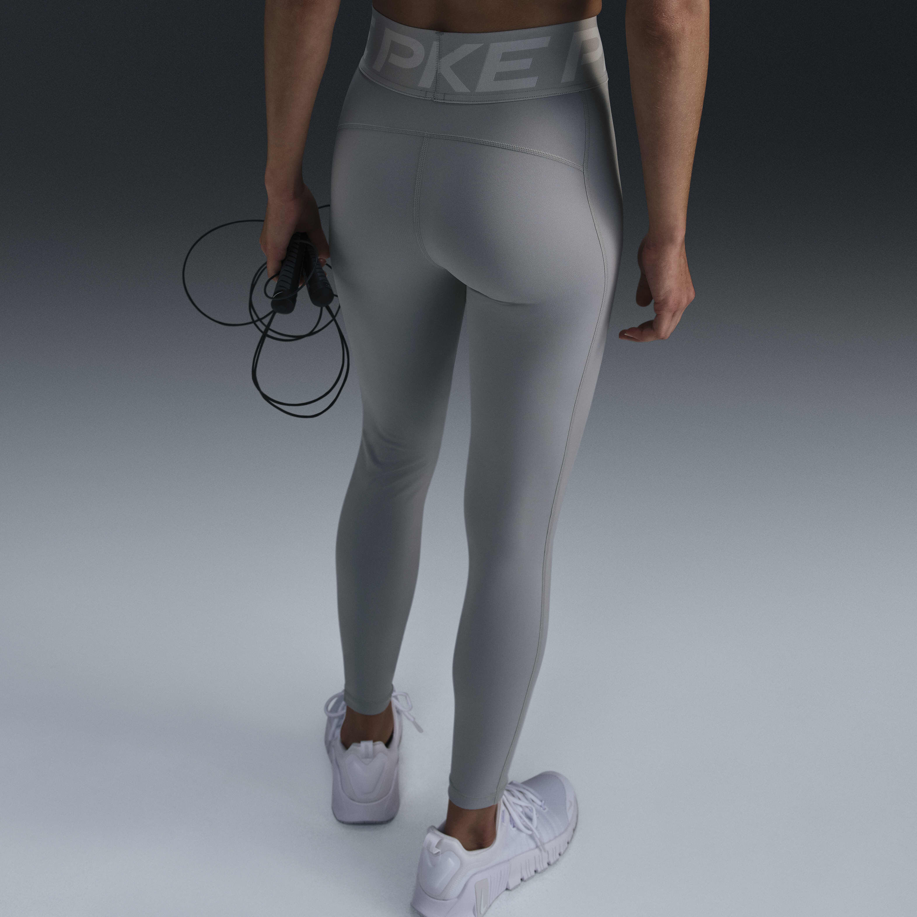 Nike gunsmoke leggings top