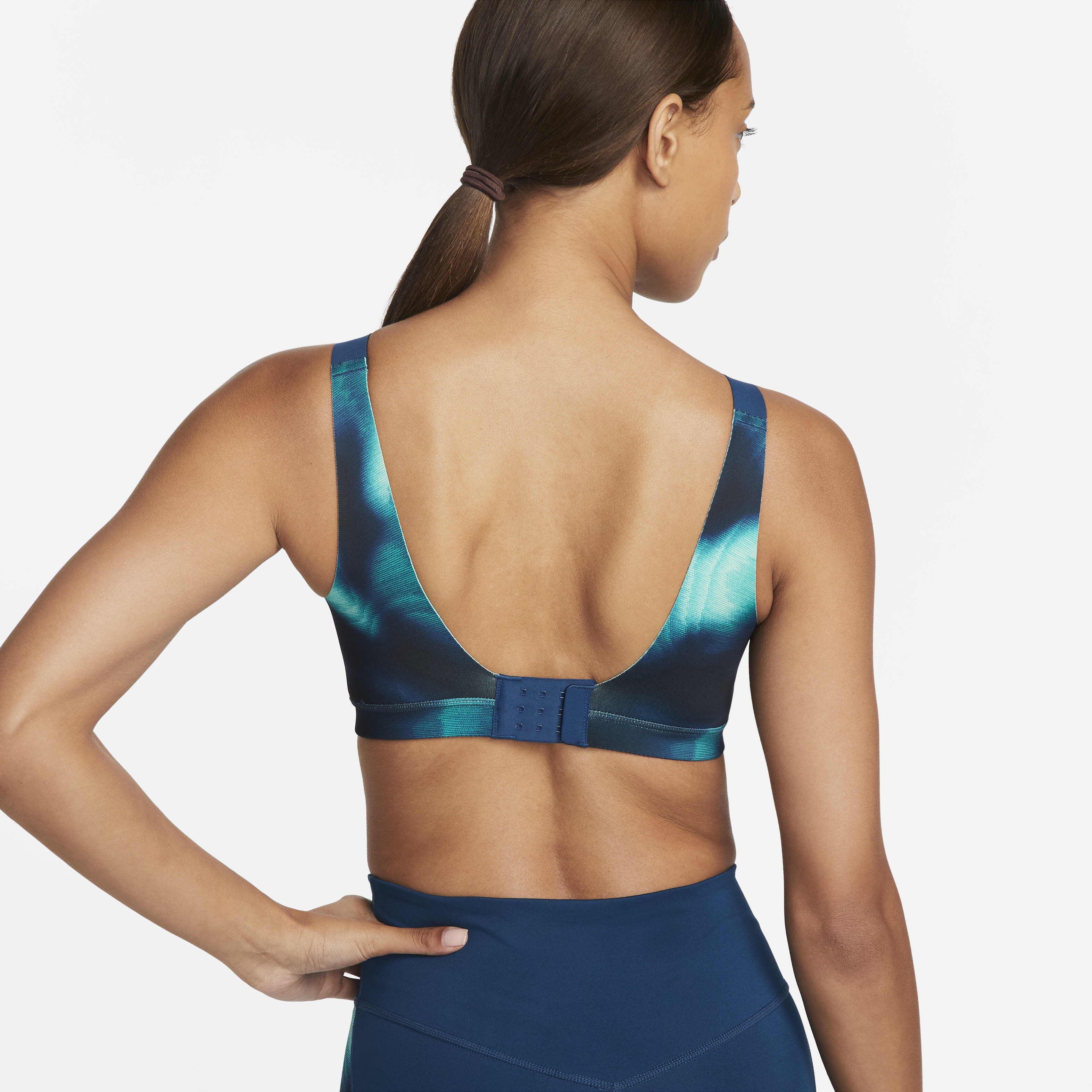 نايكي الفا ايكون كلاش image number 1