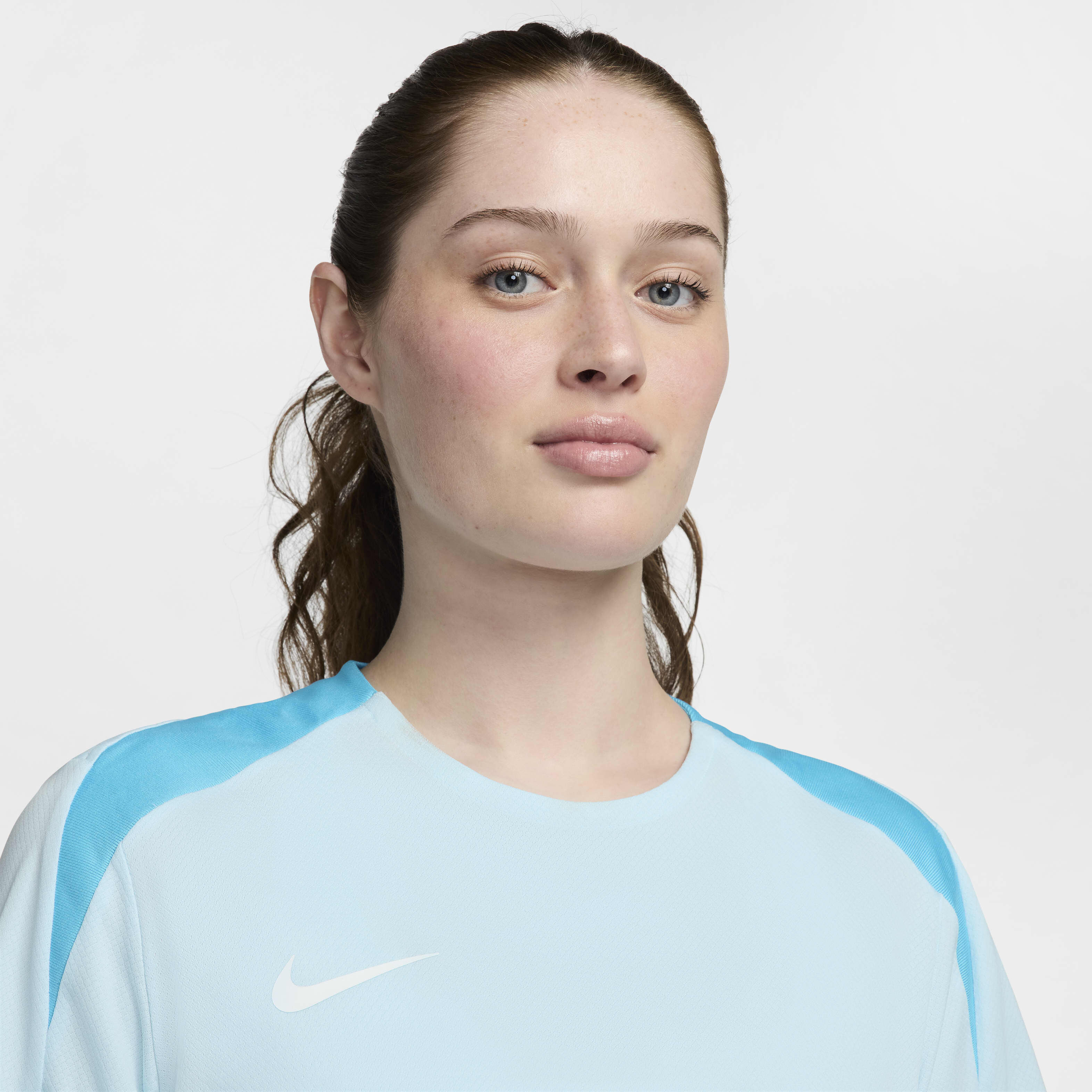 Nike Strike image number 2