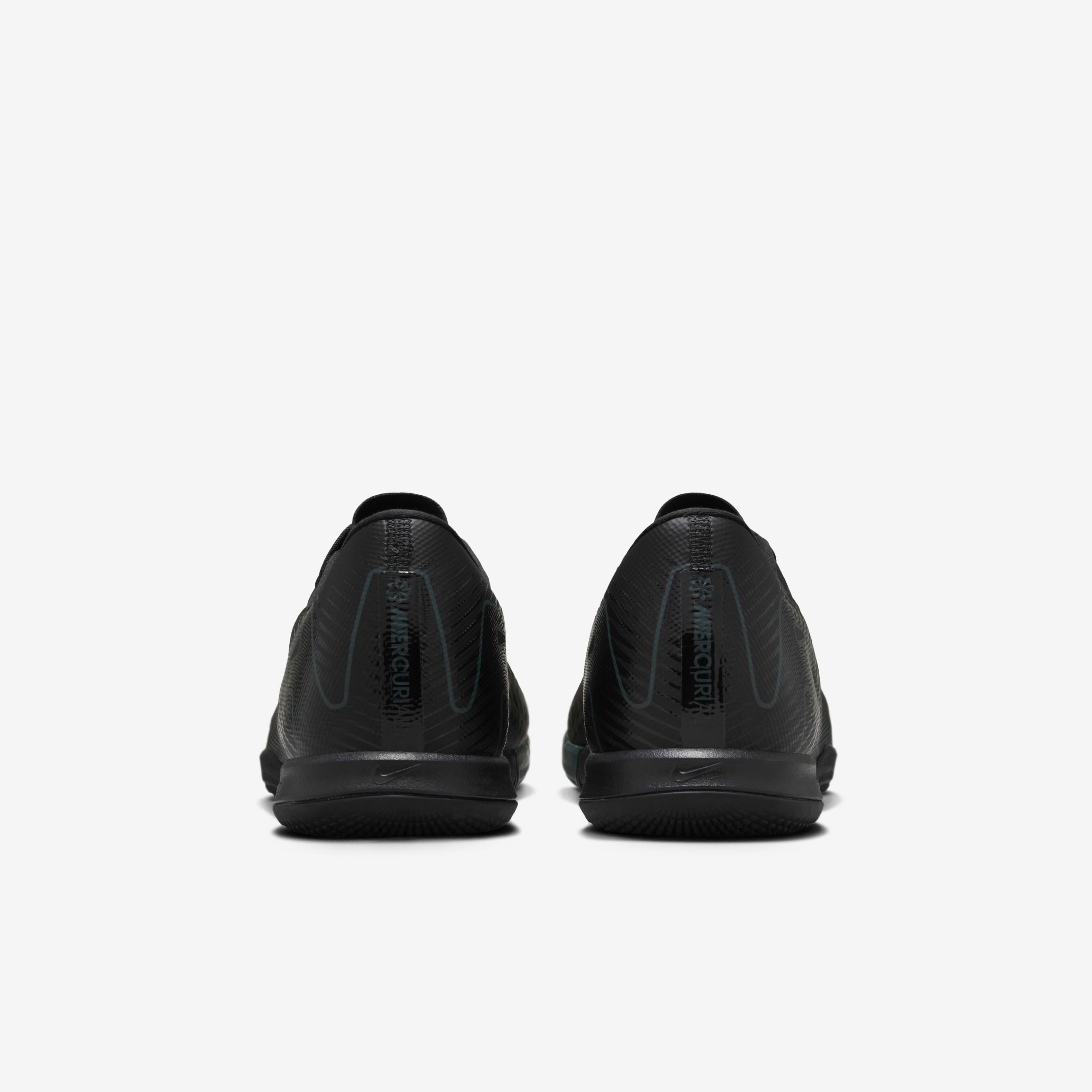 Buy Nike Mercurial Vapor 16 Academy IC Low Top Football Shoes Nike Saudi Official