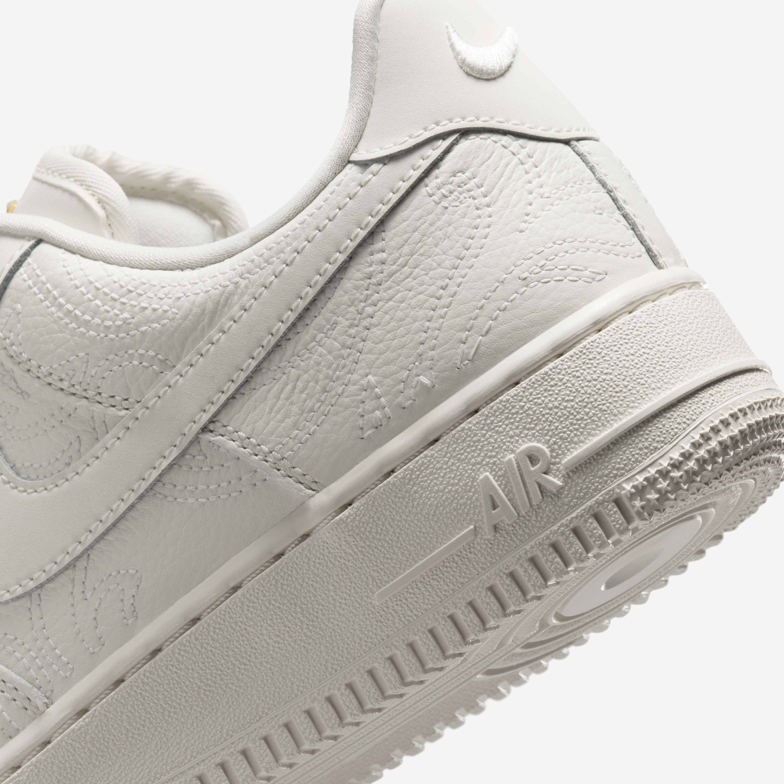 Nike Air Force 1 '07 image number 7