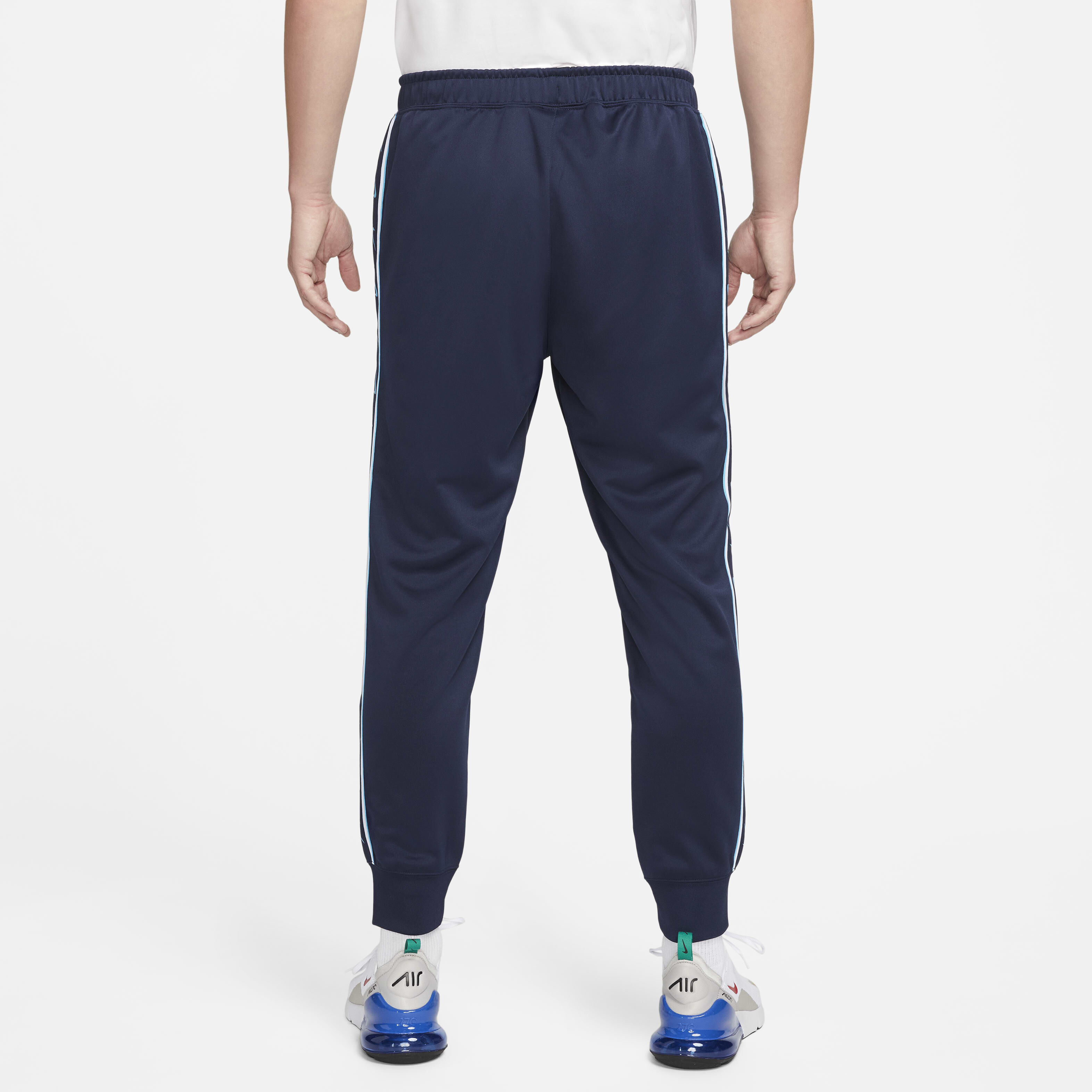 Chelsea F.C. Repeat image number 1