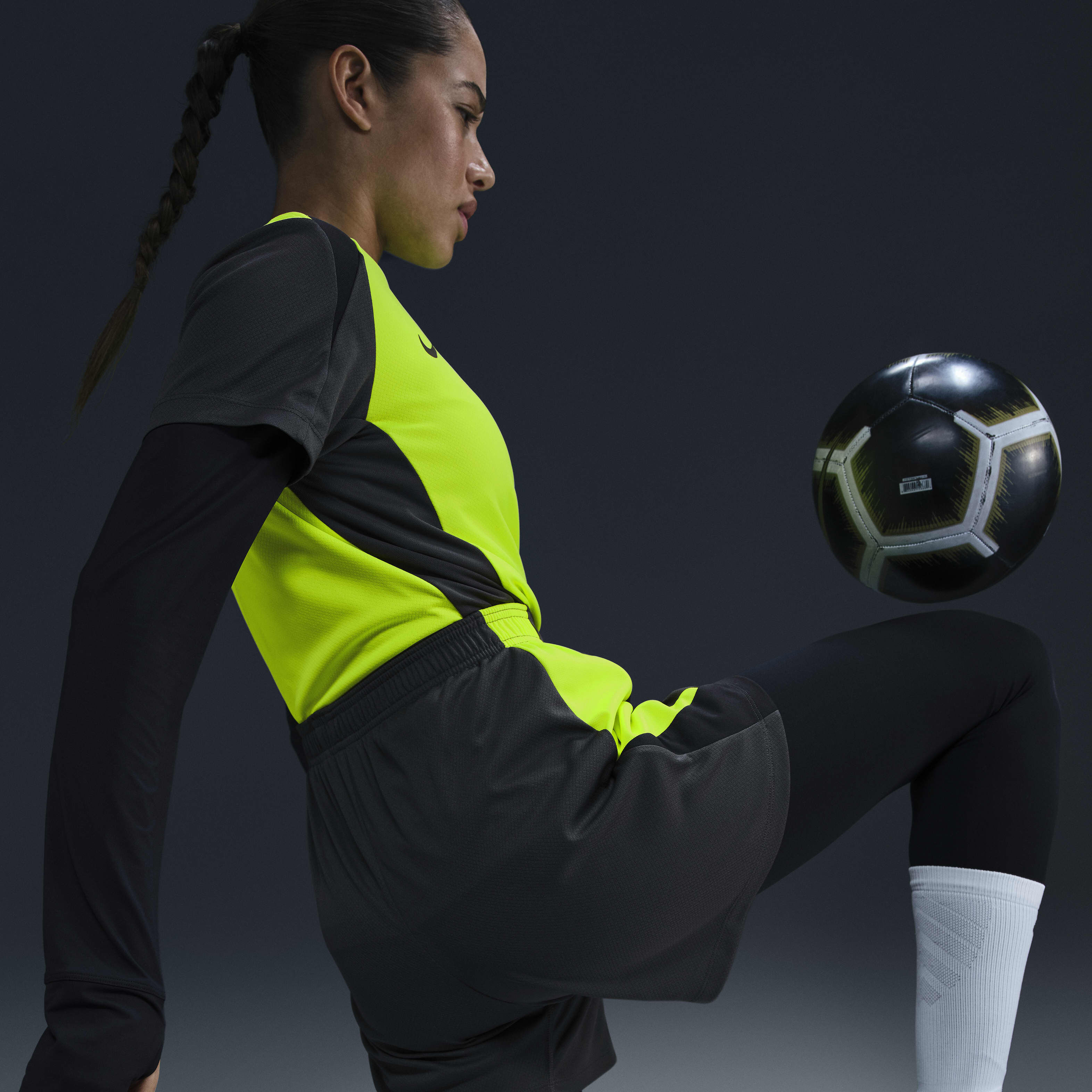 Nike Strike image number 4