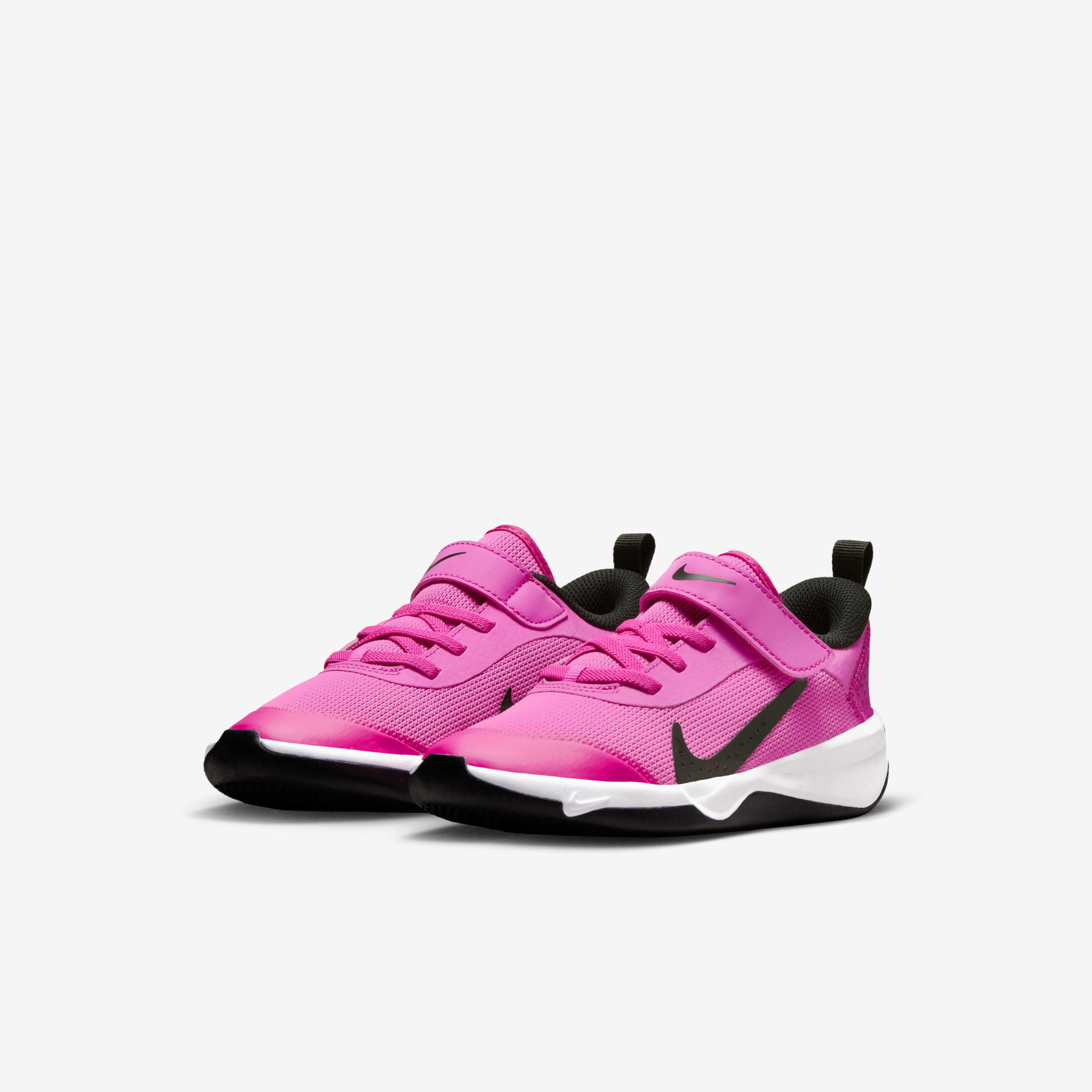 Buy Nike Omni Multi-Court Younger Kids' Shoes - Laser Fuchsia