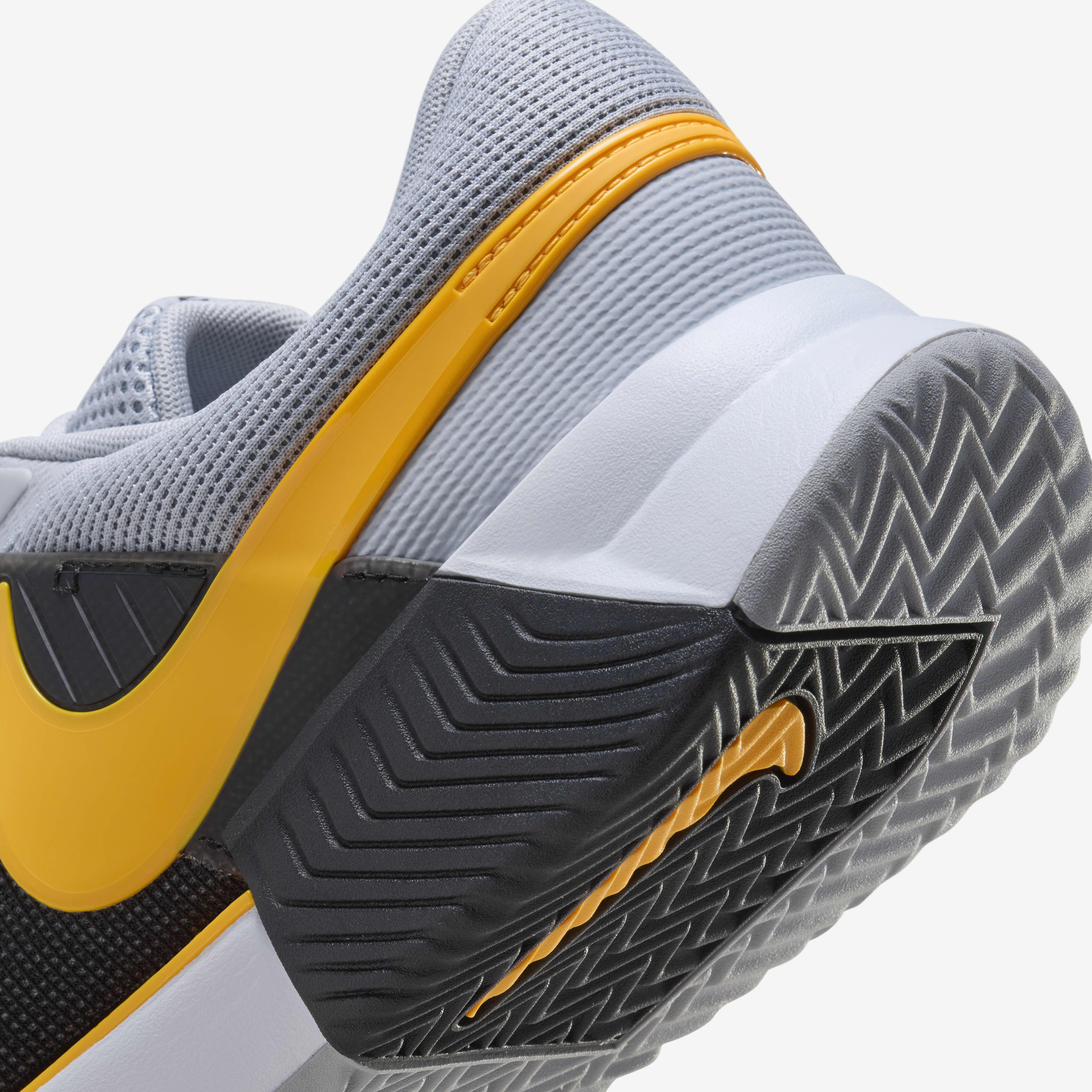 نايكي زووم GP تشالنج 1 image number 7