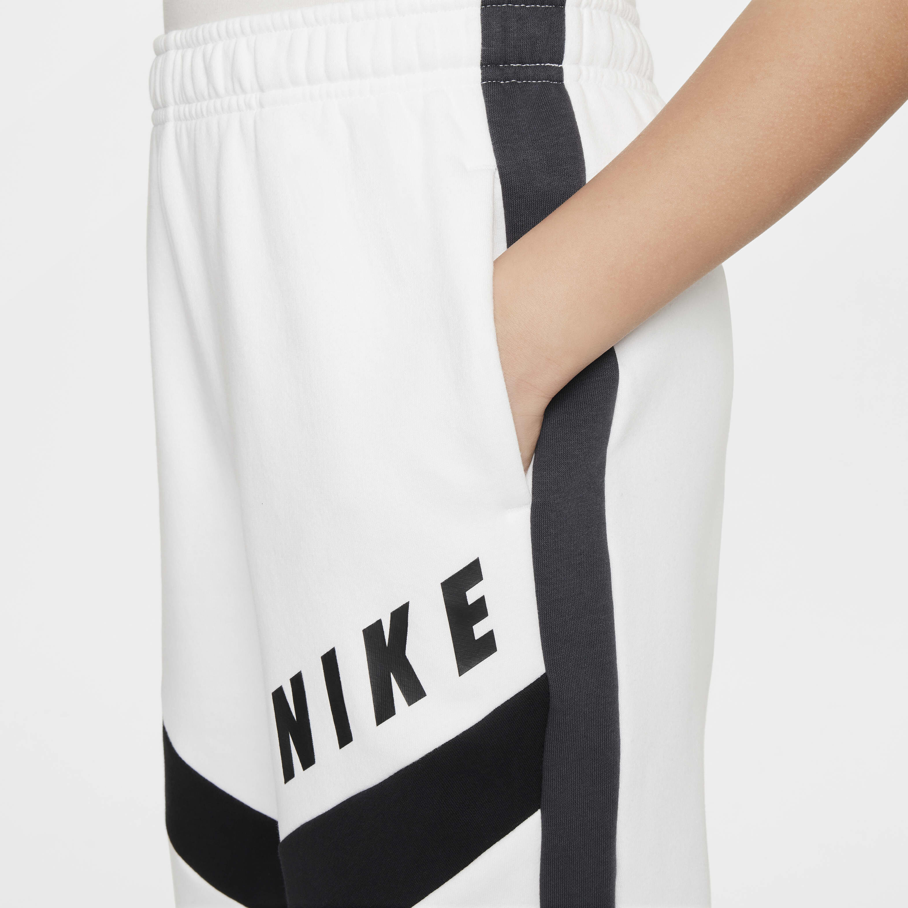 Nike Sportswear image number 2