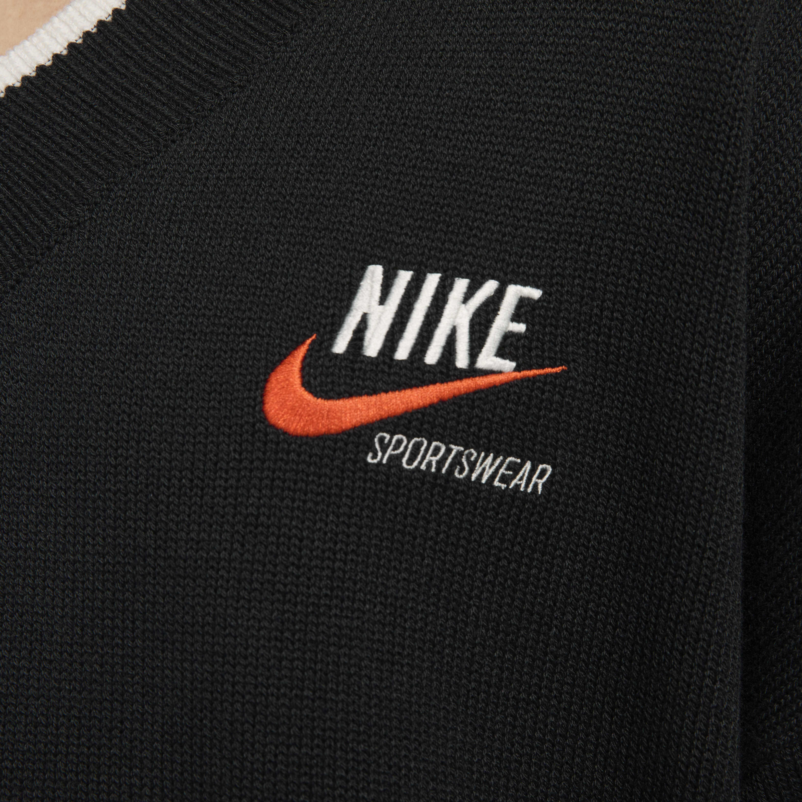Nike Sportswear Trend image number 3