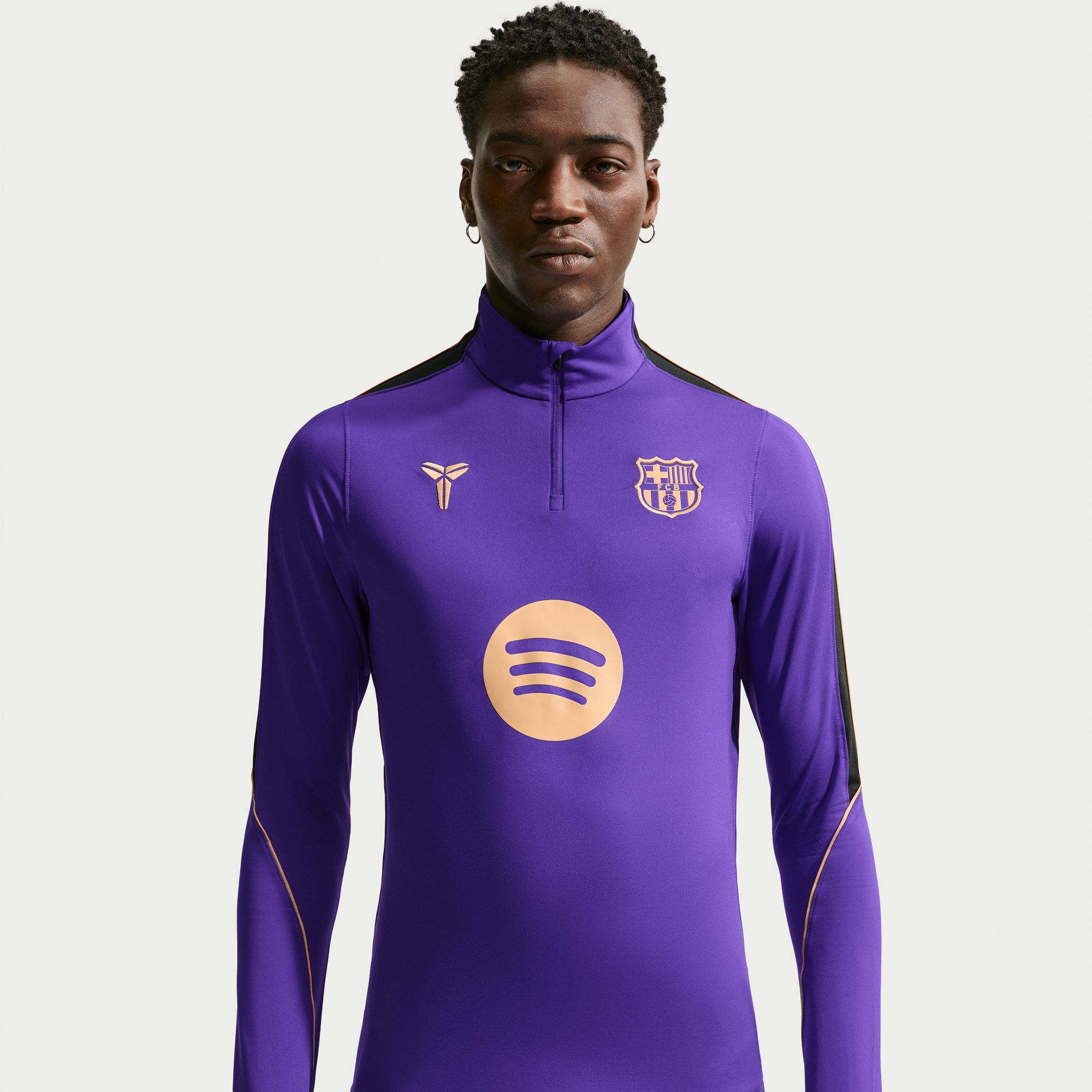 F.C. Barcelona Strike Away image number 1