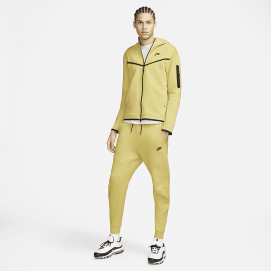 Nike sportswear best sale tech fleece yellow