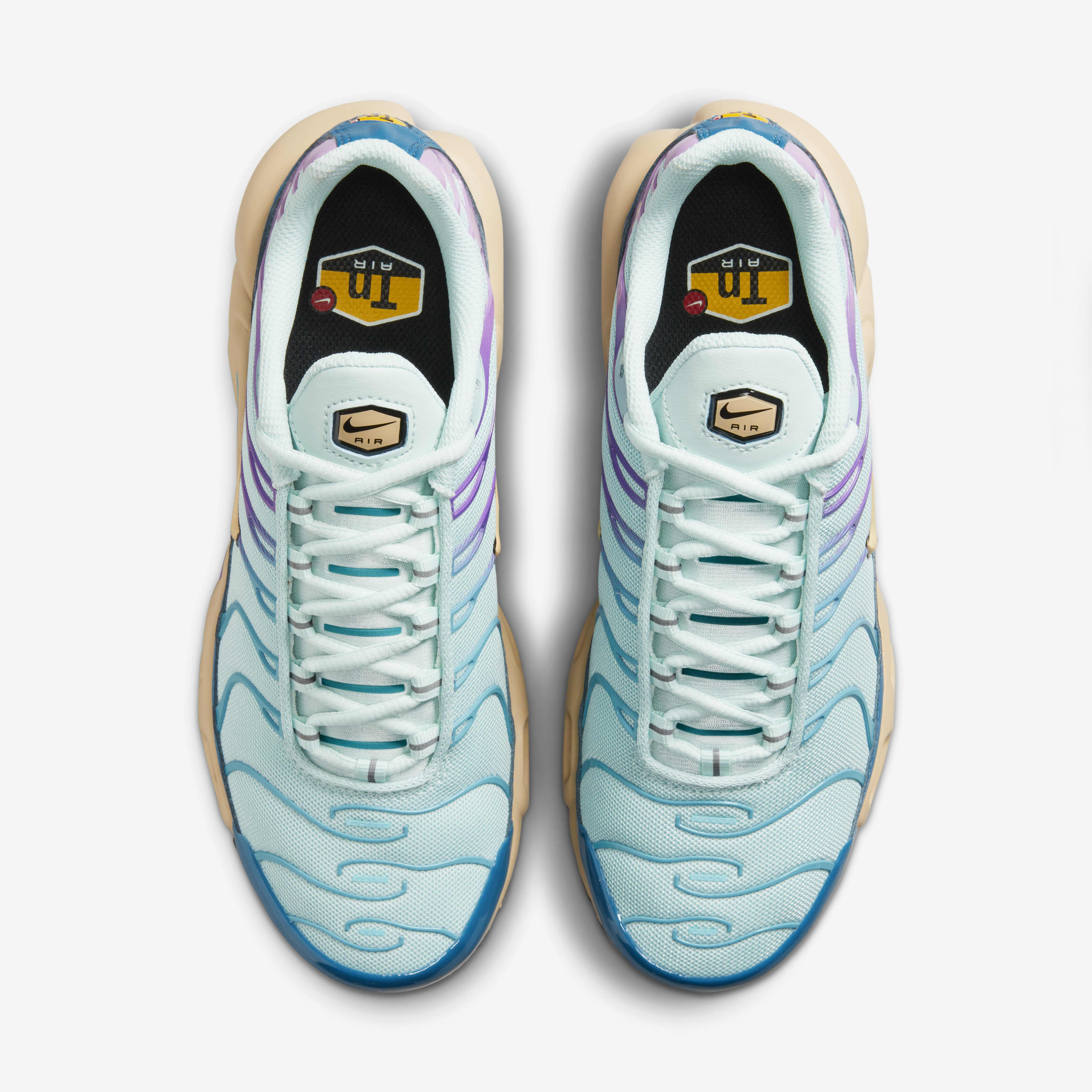 Nike Air Max Plus image number 3