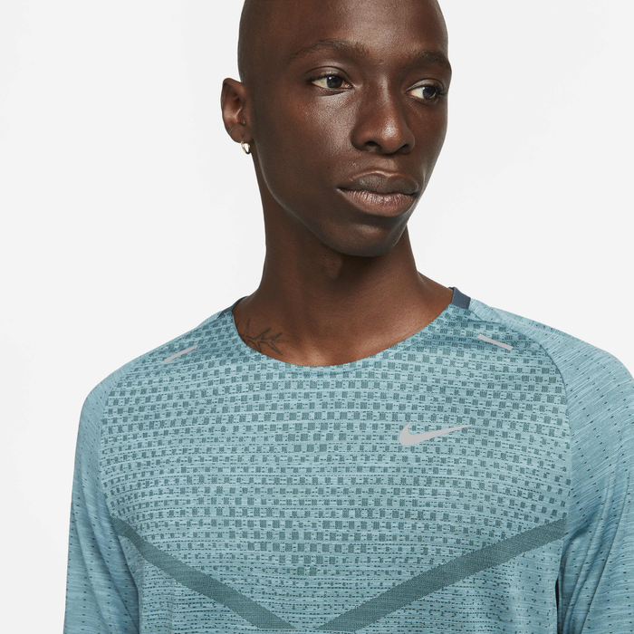 Nike TechKnit image number 2 Nike TechKnit image number 2