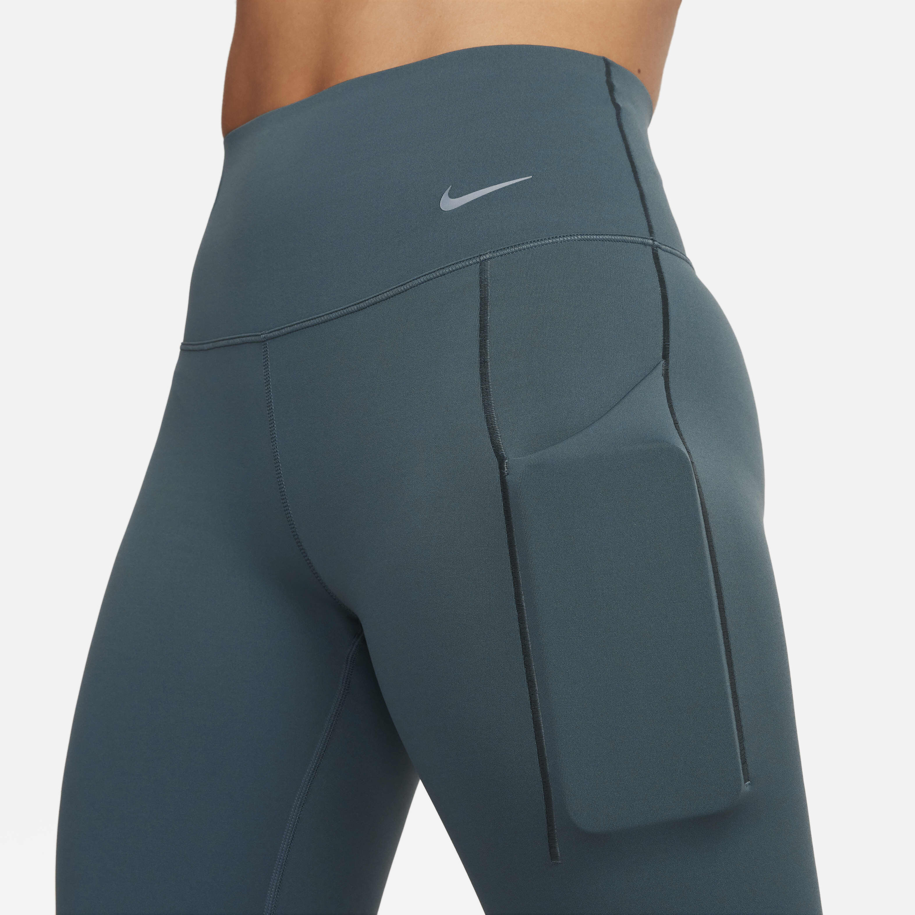 نايكي يونيفيرسا image number 6