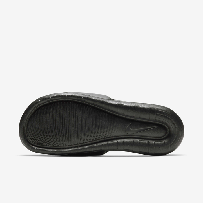 Nike Victori One image number 2 Nike Victori One image number 2