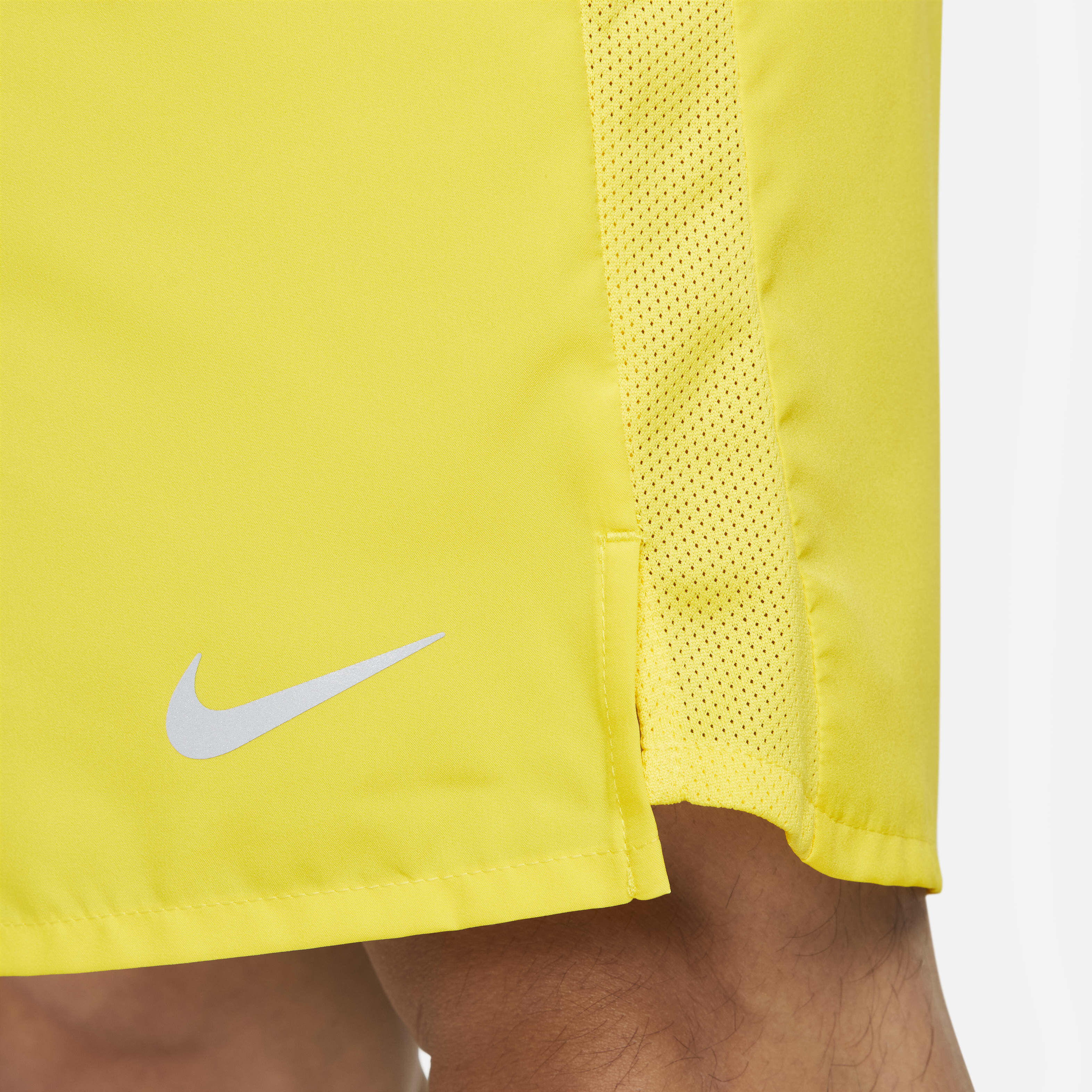 Nike Dri-FIT Challenger image number 3