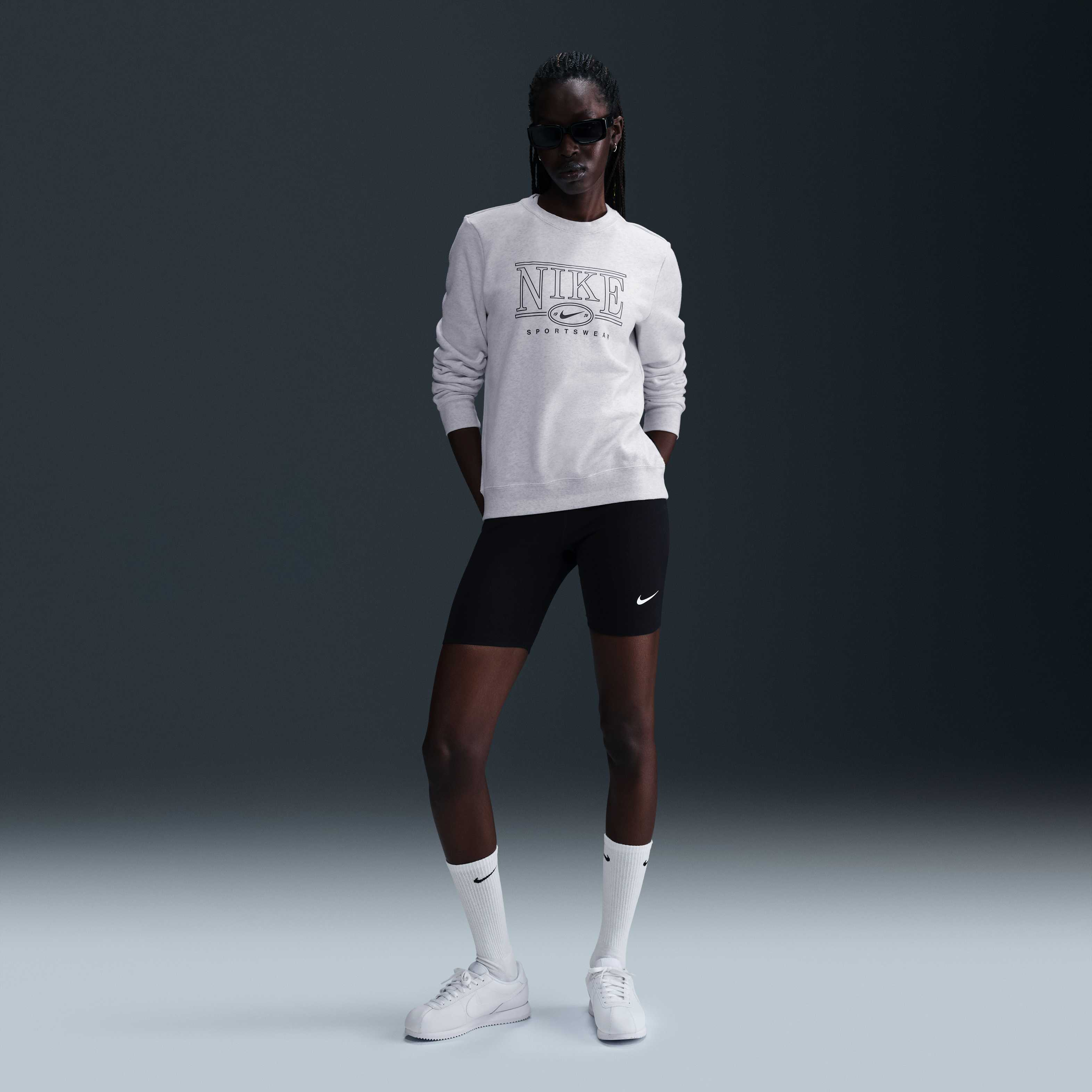 نايكي سبورتسوير كلوب فليس image number 3