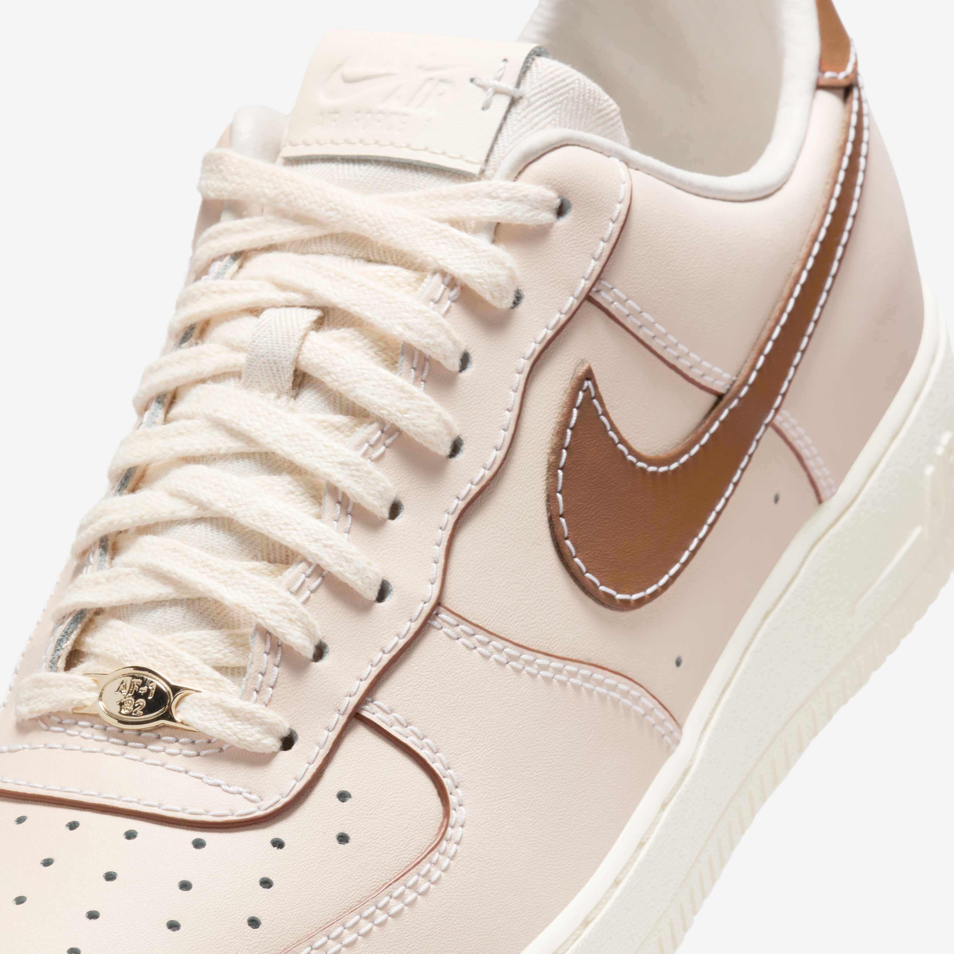 nike white and tan shoes